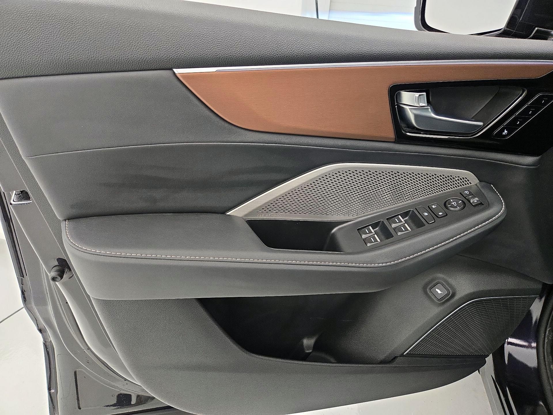 Thumbnail: 2022 Acura MDX - 12