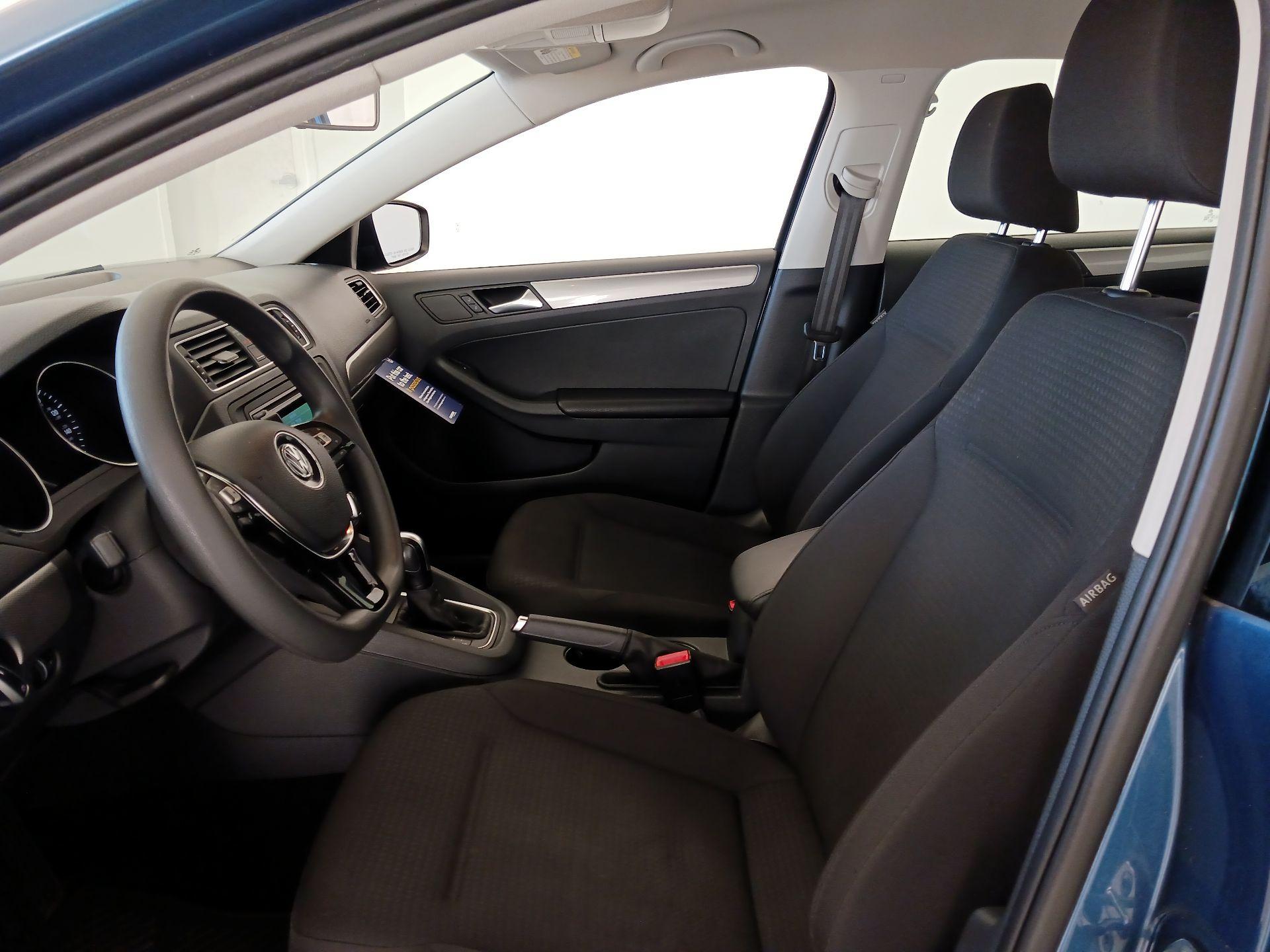 Thumbnail: 2015 Volkswagen Jetta - 11