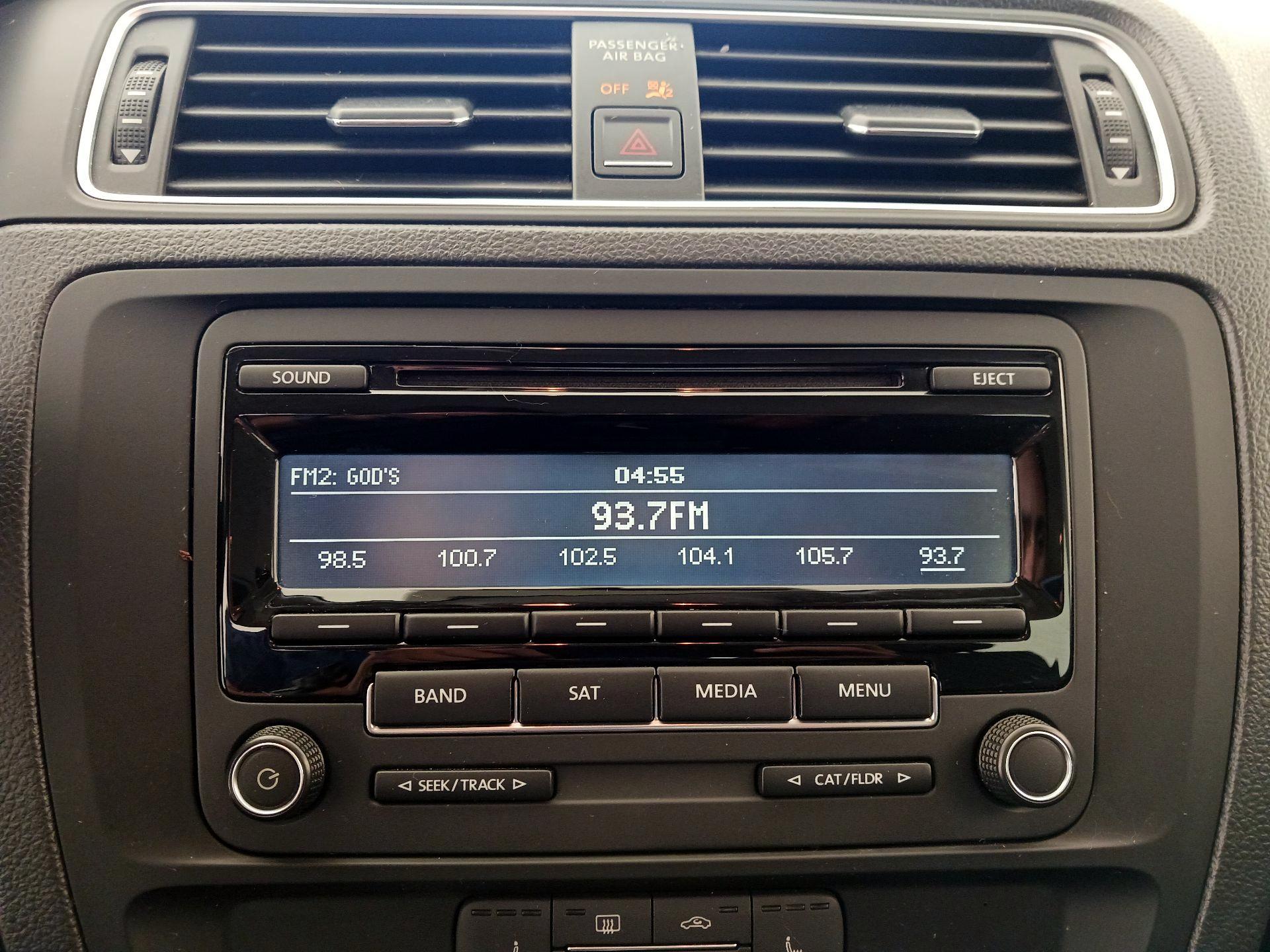 Thumbnail: 2015 Volkswagen Jetta - 14