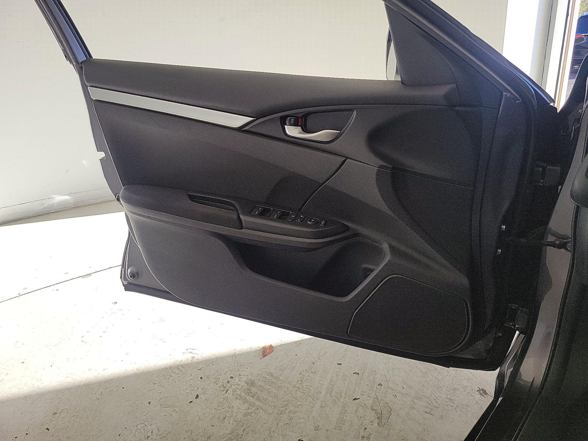Thumbnail: 2016 Honda Civic - 12