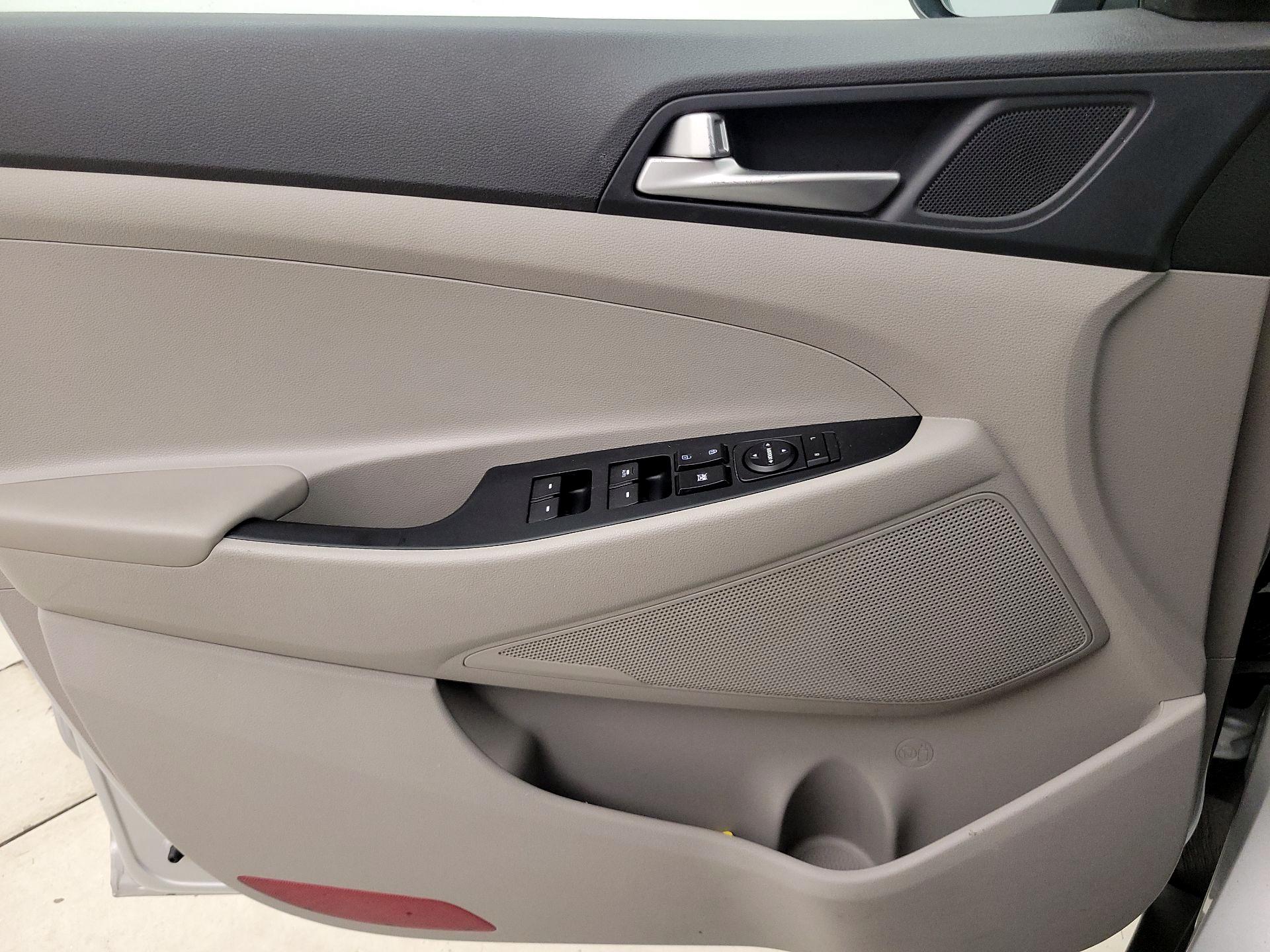 Thumbnail: 2019 Hyundai Tucson - 12