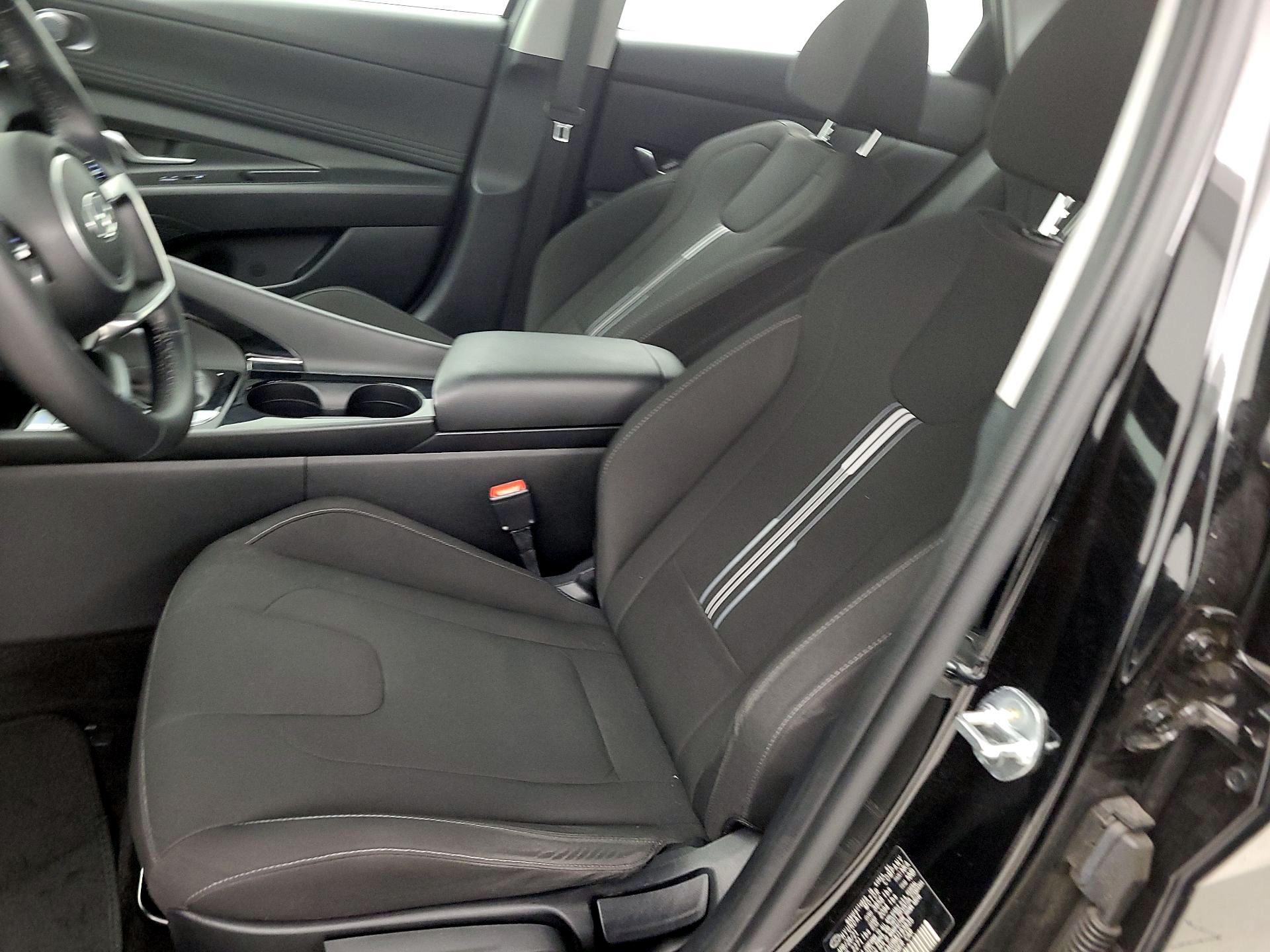 Thumbnail: 2021 Hyundai Elantra - 11