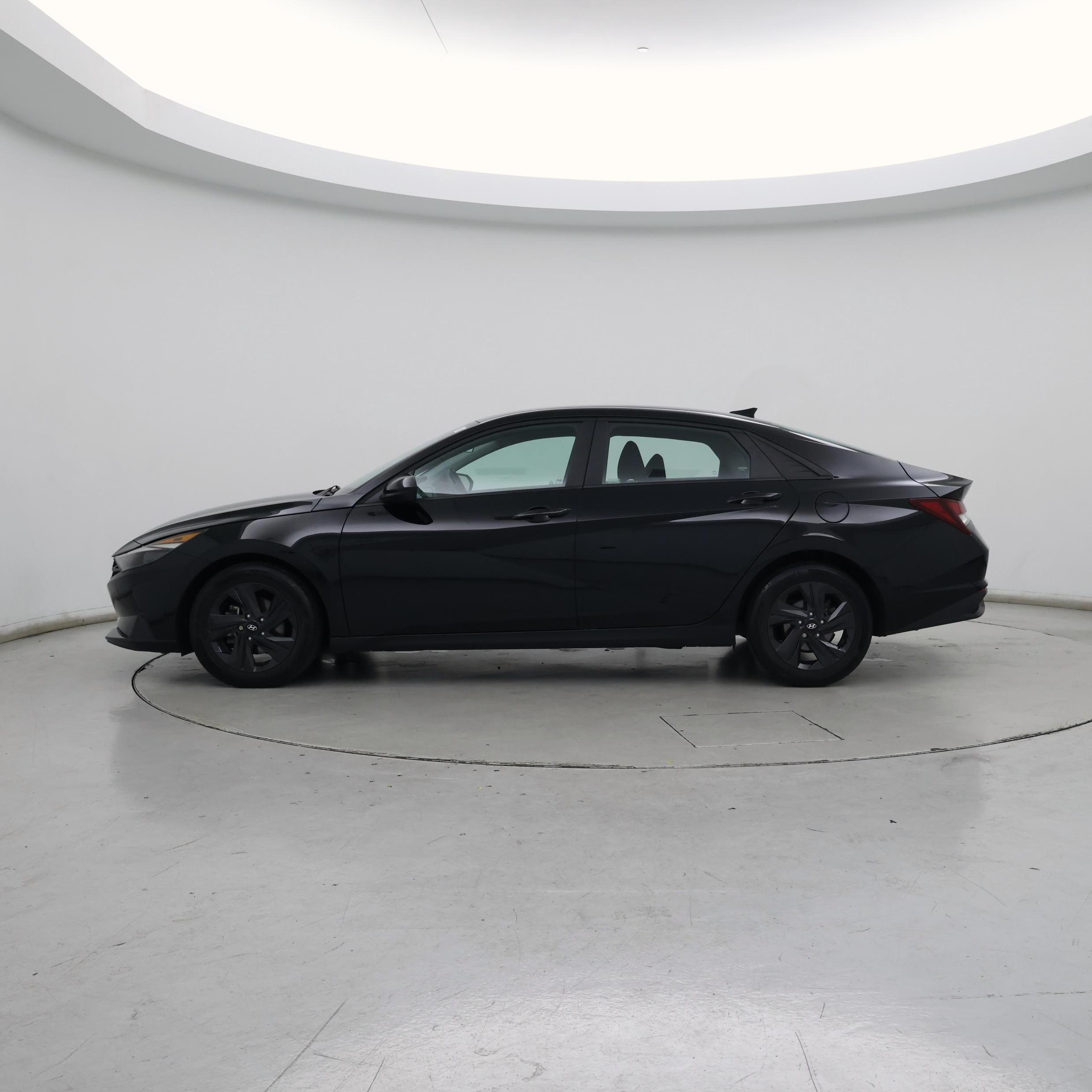 Thumbnail: 2021 Hyundai Elantra - 3