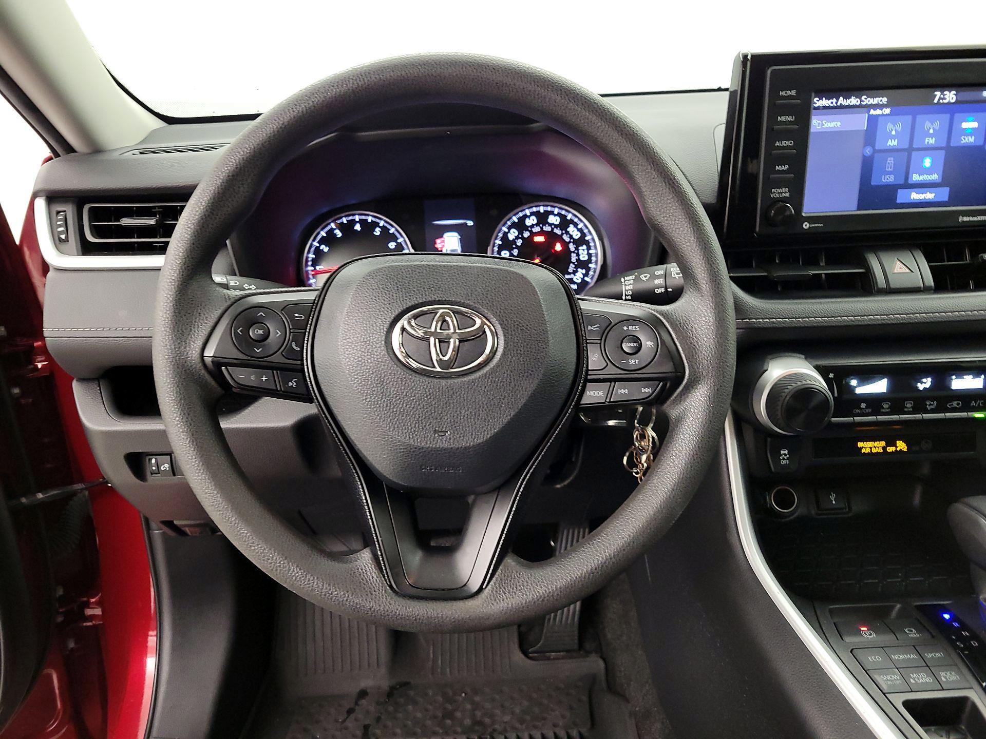 Thumbnail: 2021 Toyota RAV4 - 10