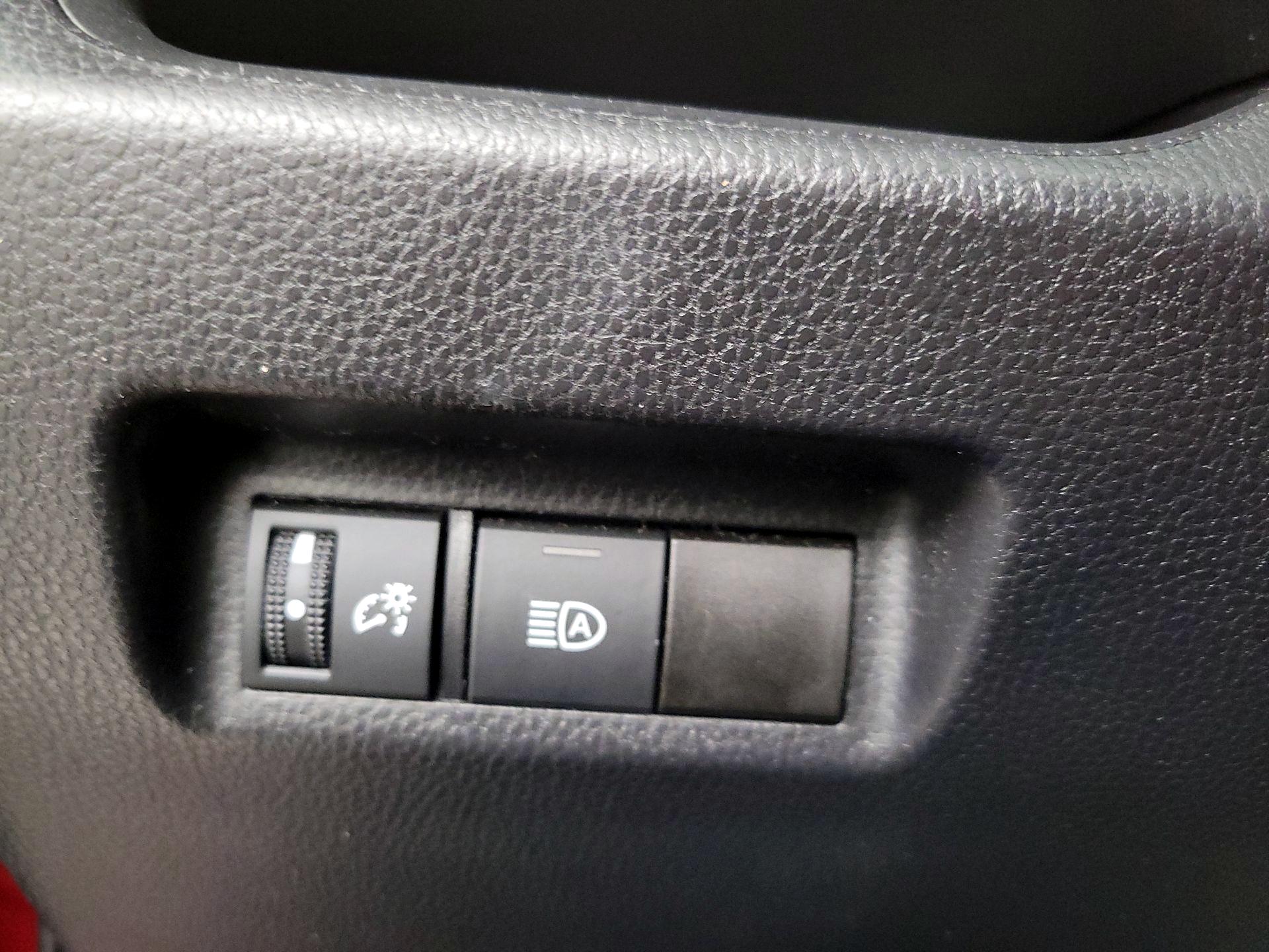 Thumbnail: 2021 Toyota RAV4 - 13