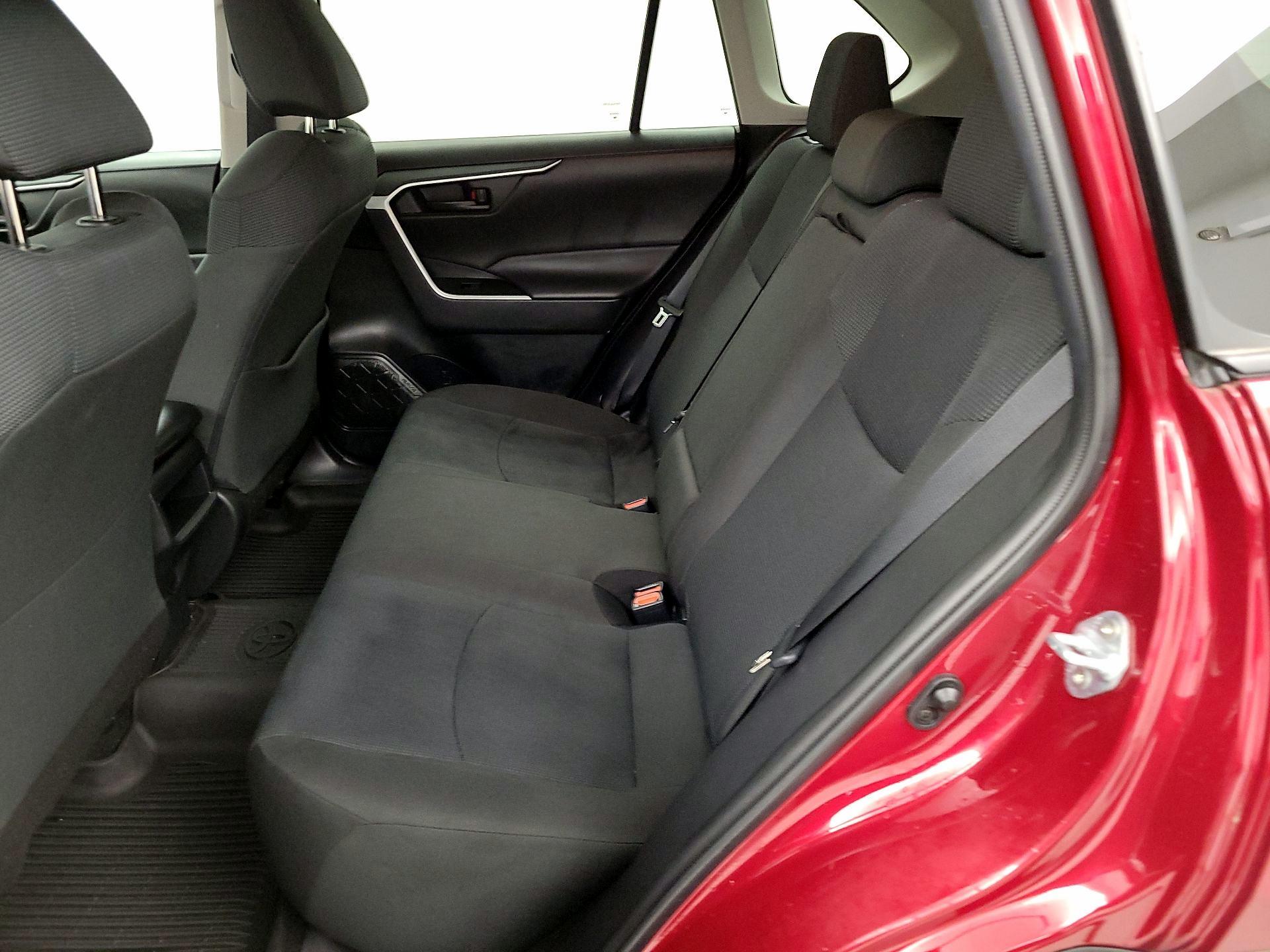 Thumbnail: 2021 Toyota RAV4 - 17