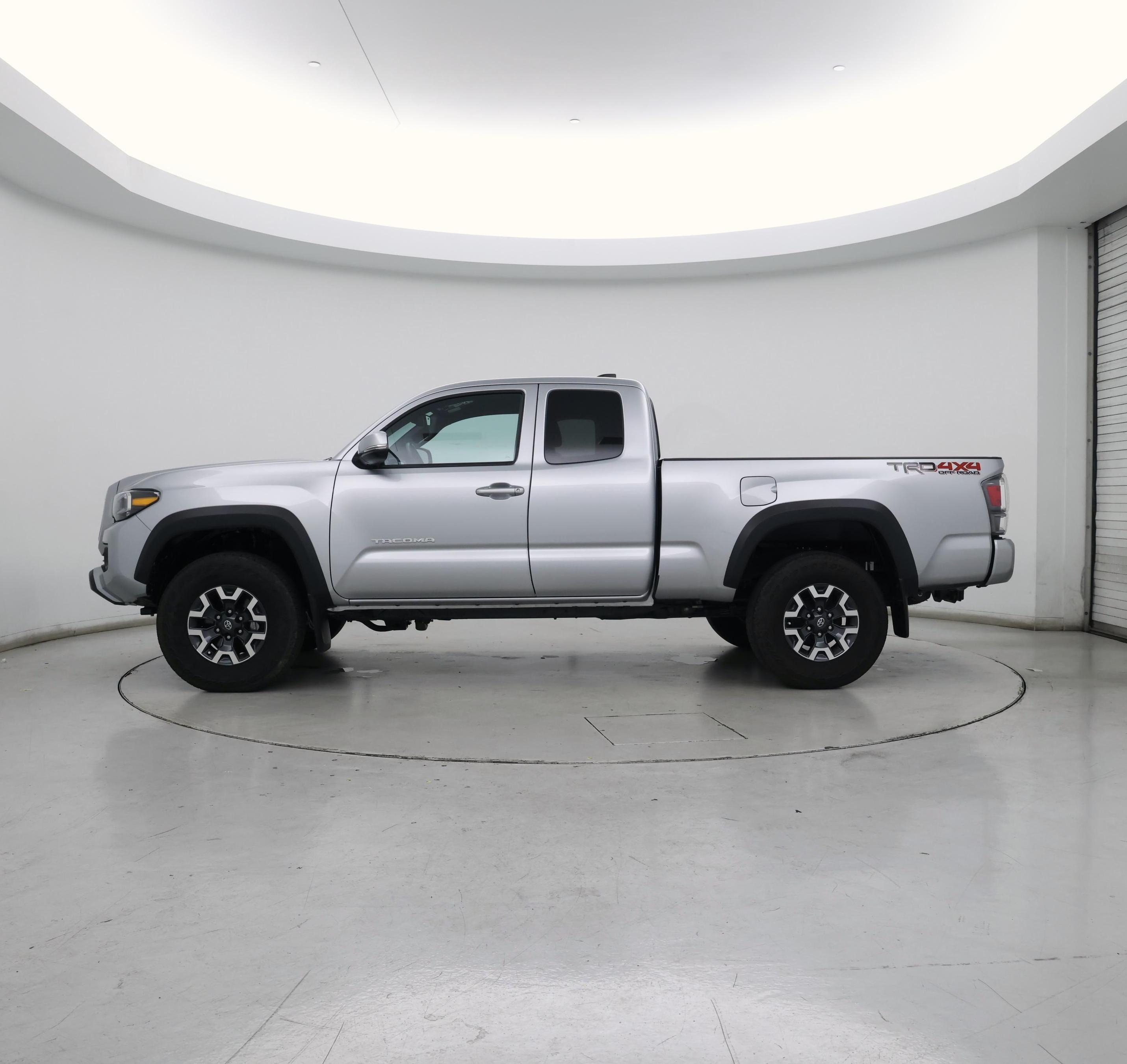 Thumbnail: 2023 Toyota Tacoma - 3