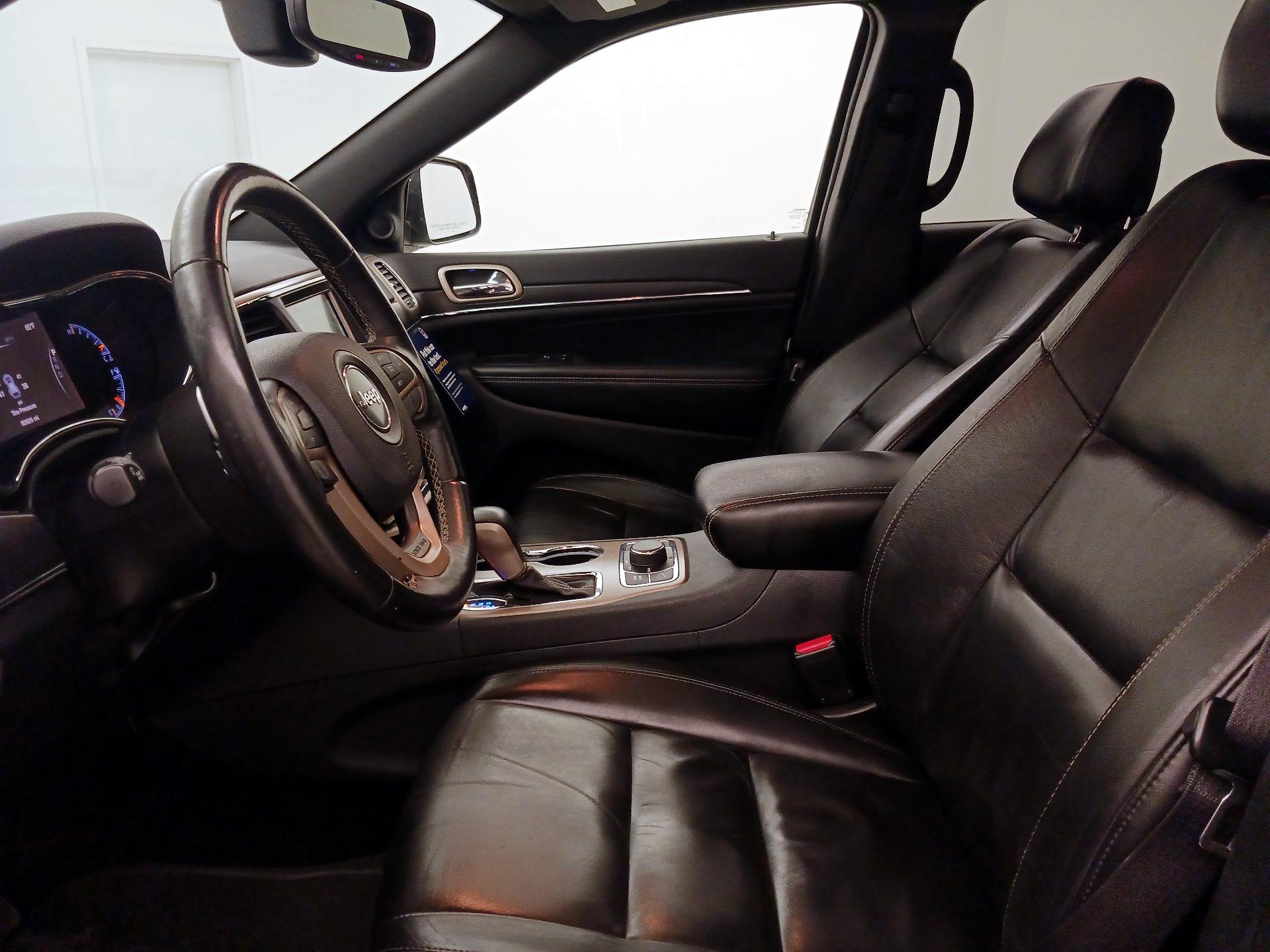 Thumbnail: 2017 Jeep Grand Cherokee - 11
