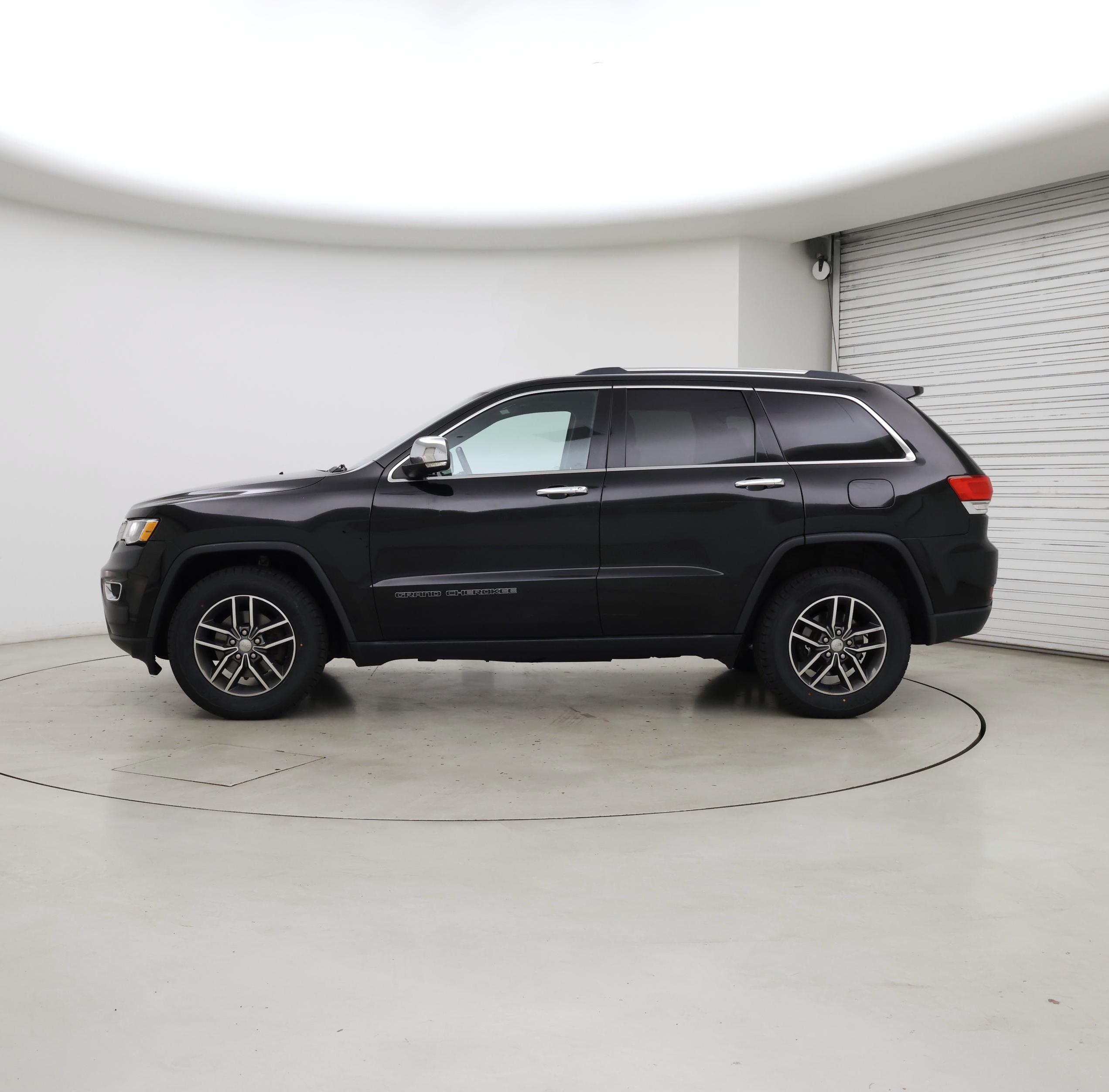 Thumbnail: 2017 Jeep Grand Cherokee - 3