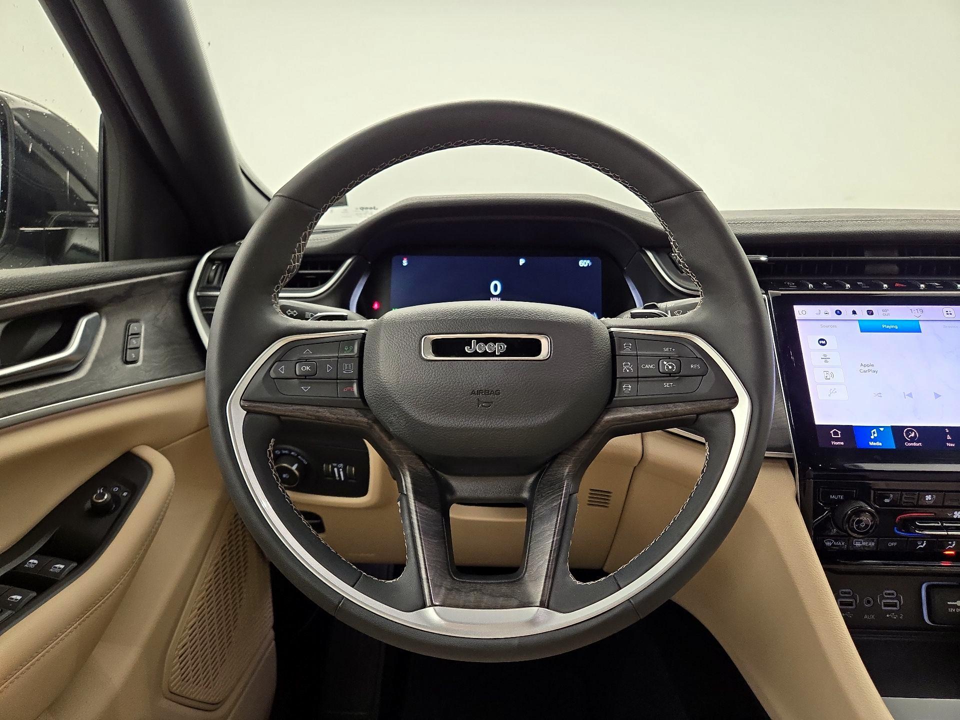 Thumbnail: 2023 Jeep Grand Cherokee - 10