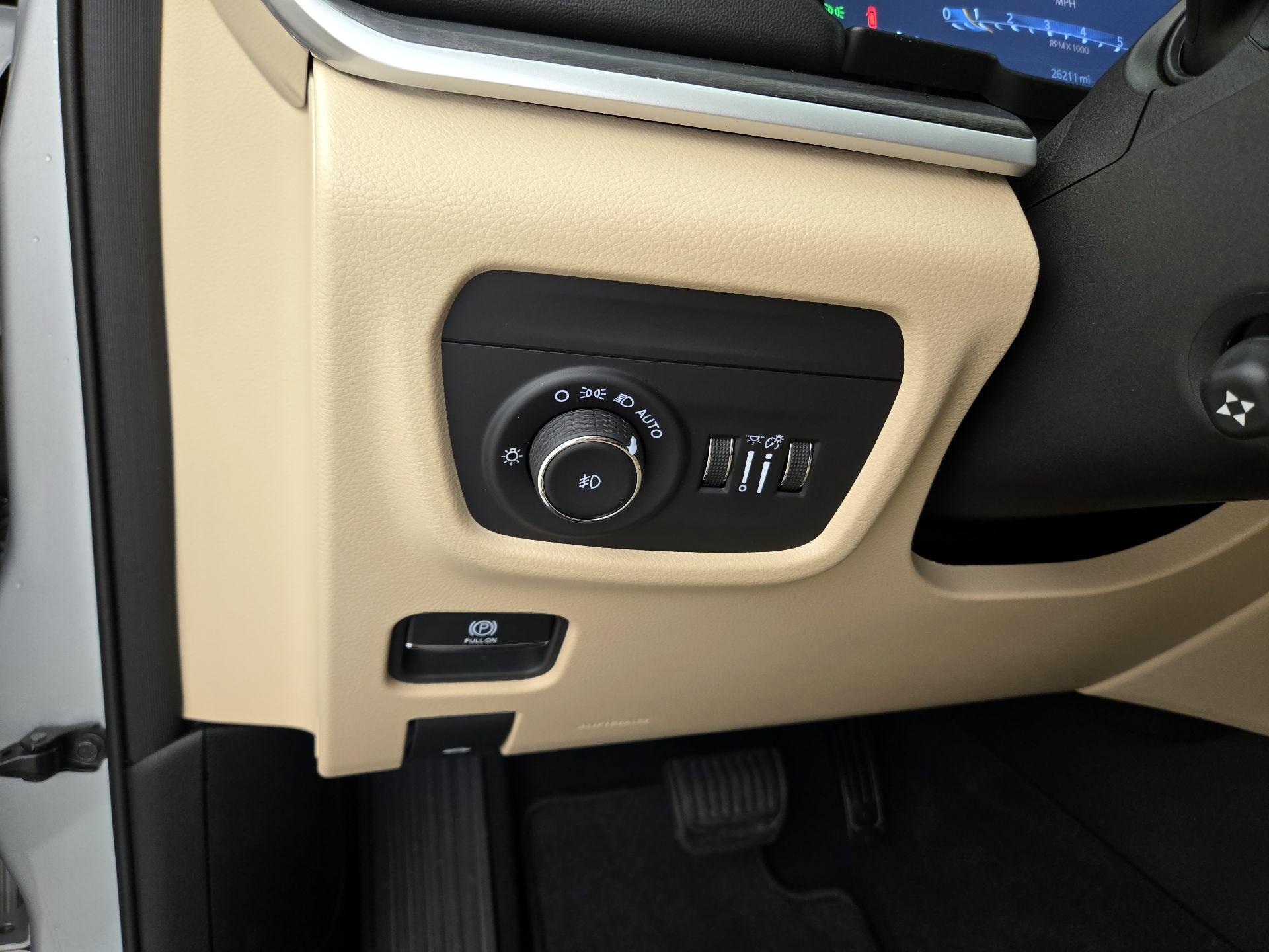 Thumbnail: 2023 Jeep Grand Cherokee - 13