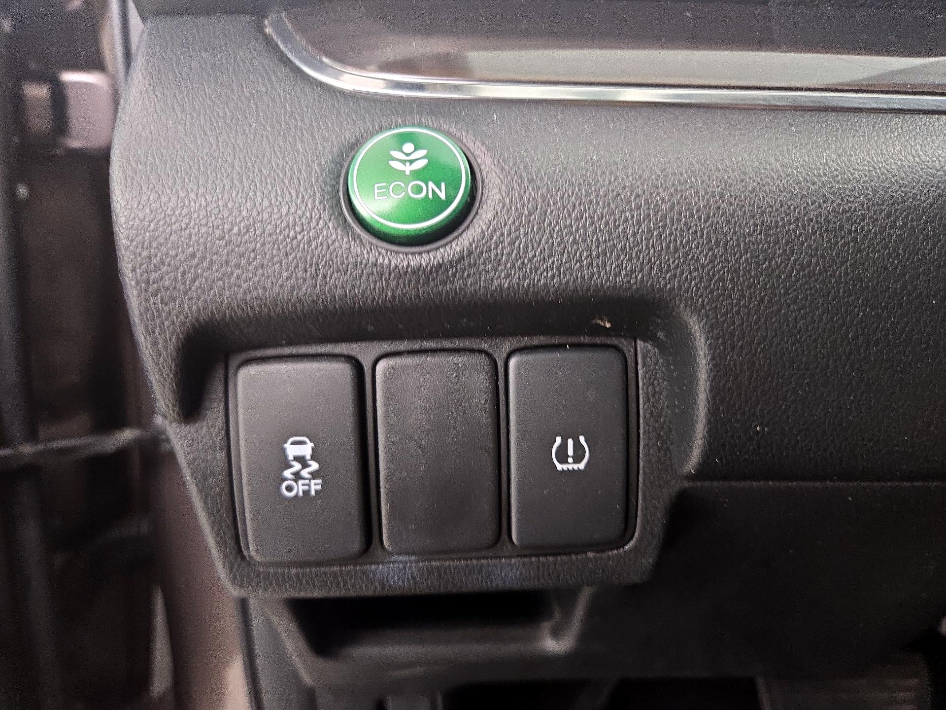 Thumbnail: 2015 Honda CR-V - 13