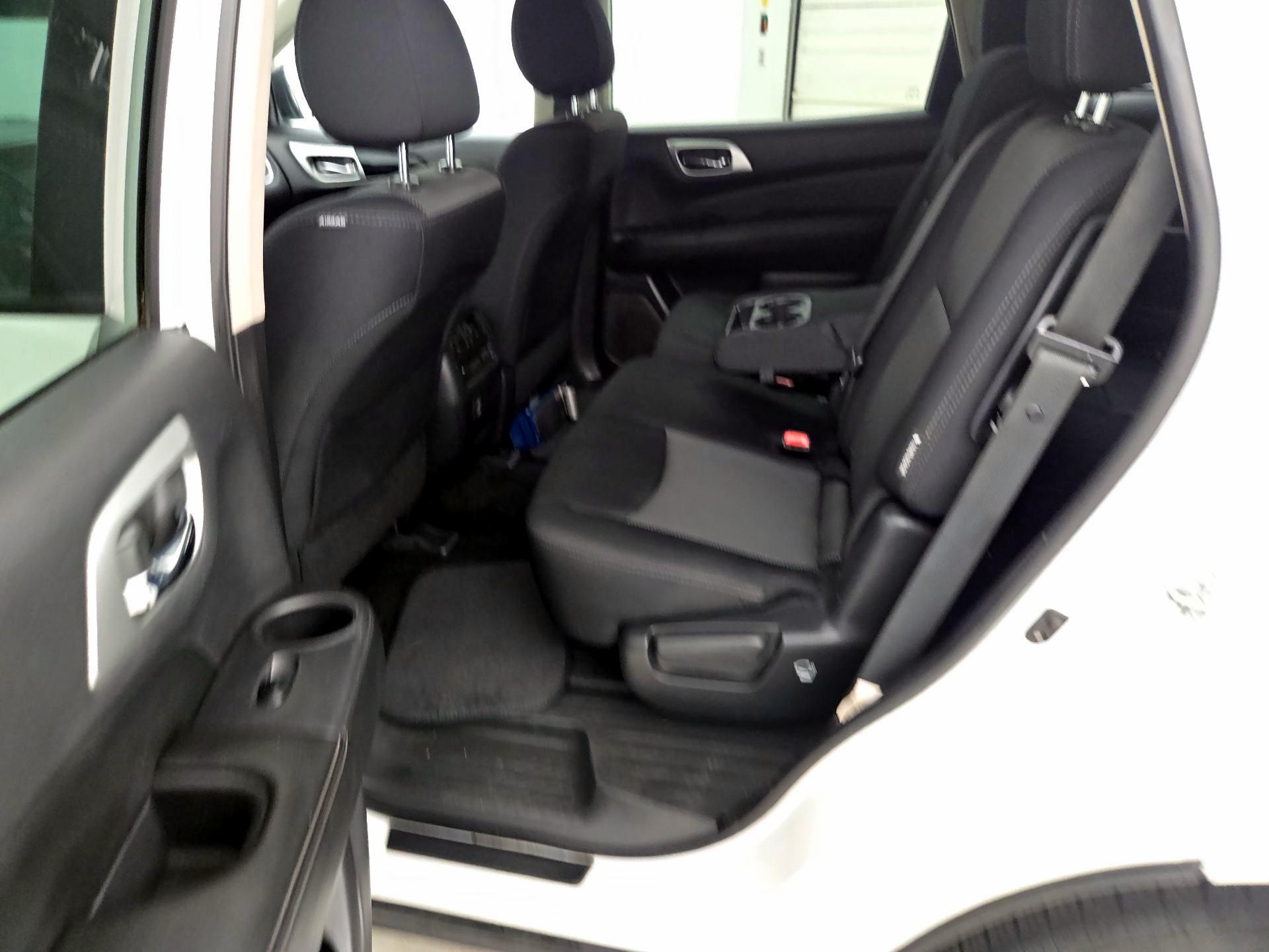 Thumbnail: 2018 Nissan Pathfinder - 19