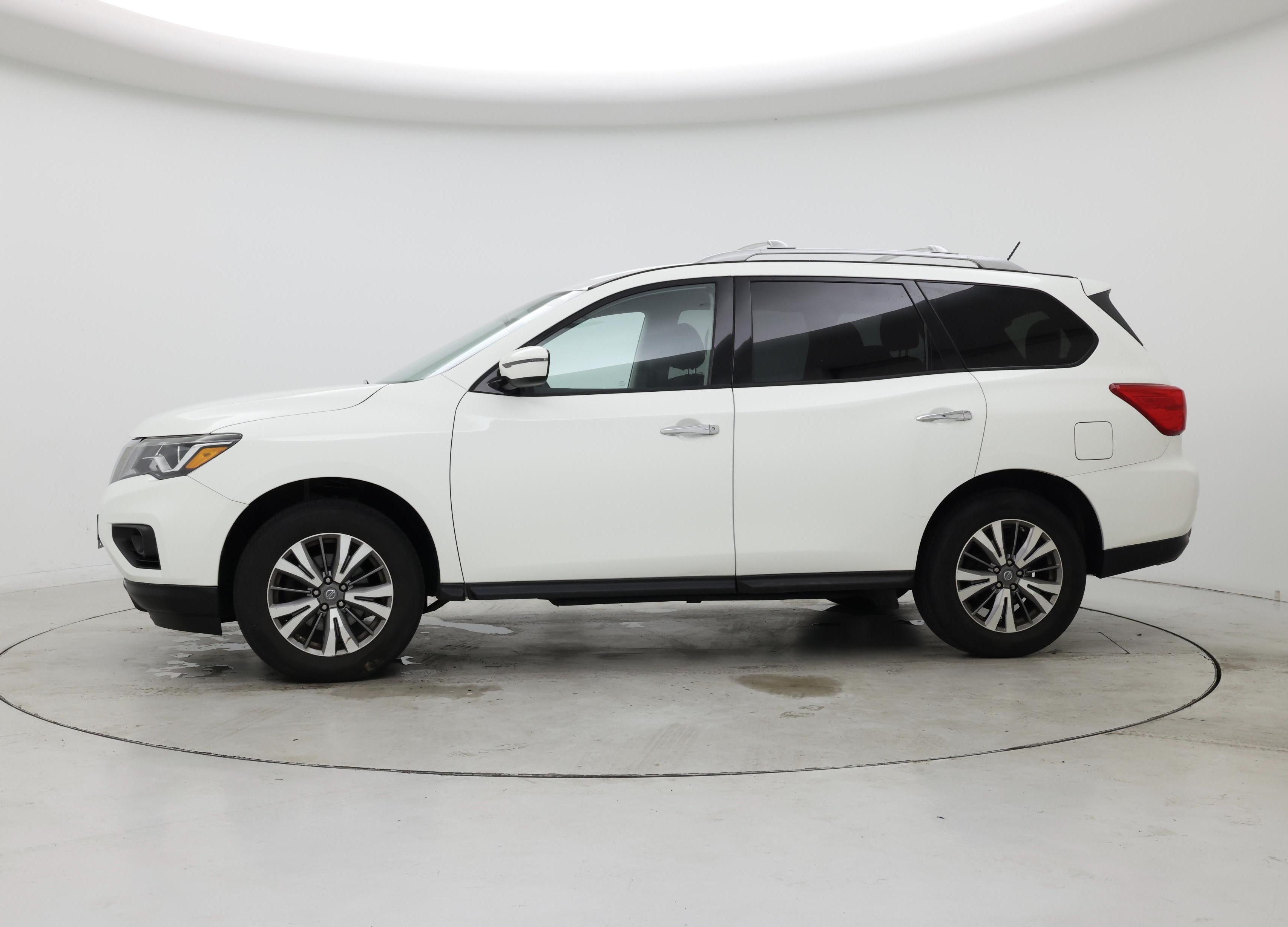 Thumbnail: 2018 Nissan Pathfinder - 3