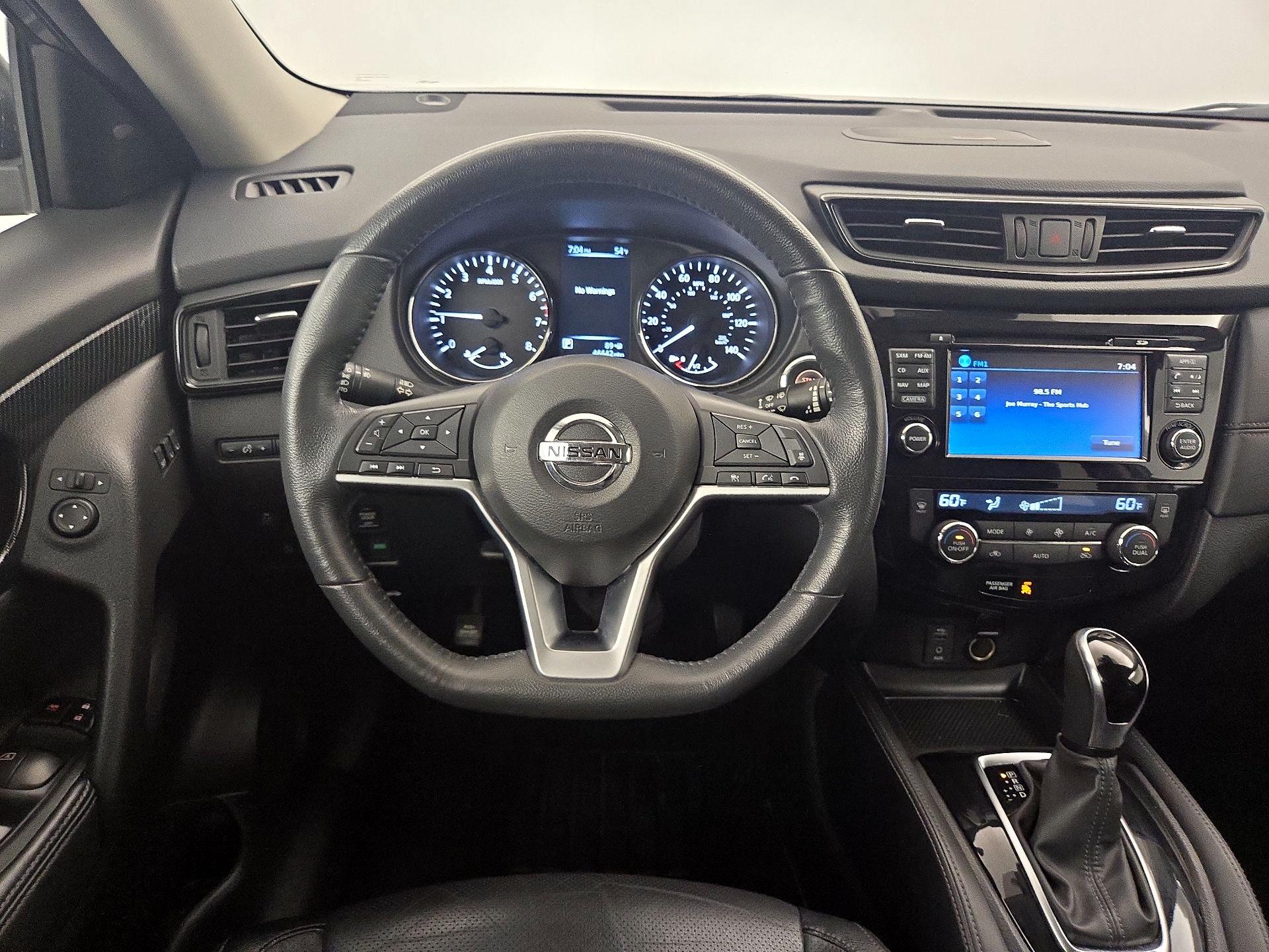Thumbnail: 2017 Nissan Rogue - 10