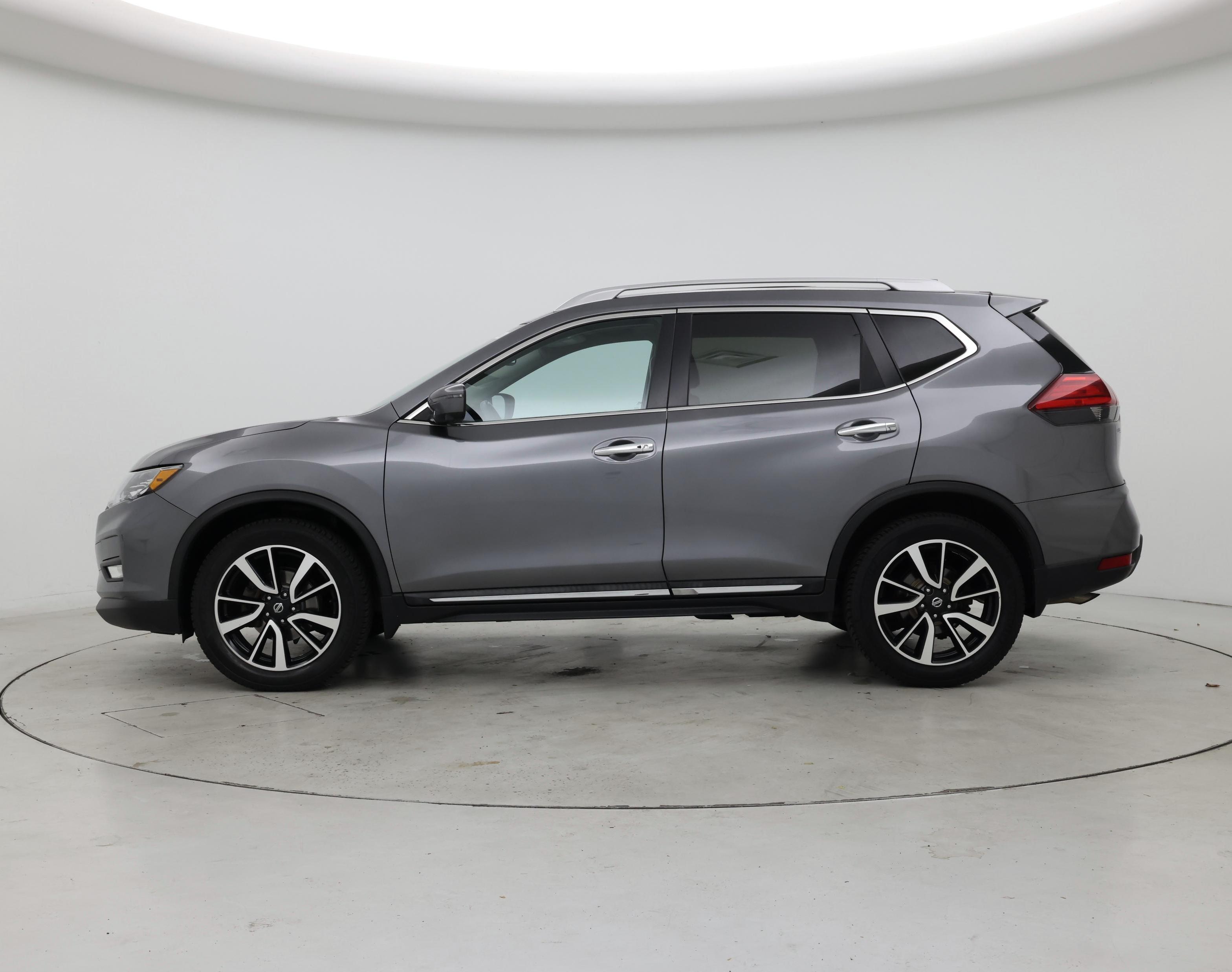 Thumbnail: 2017 Nissan Rogue - 3