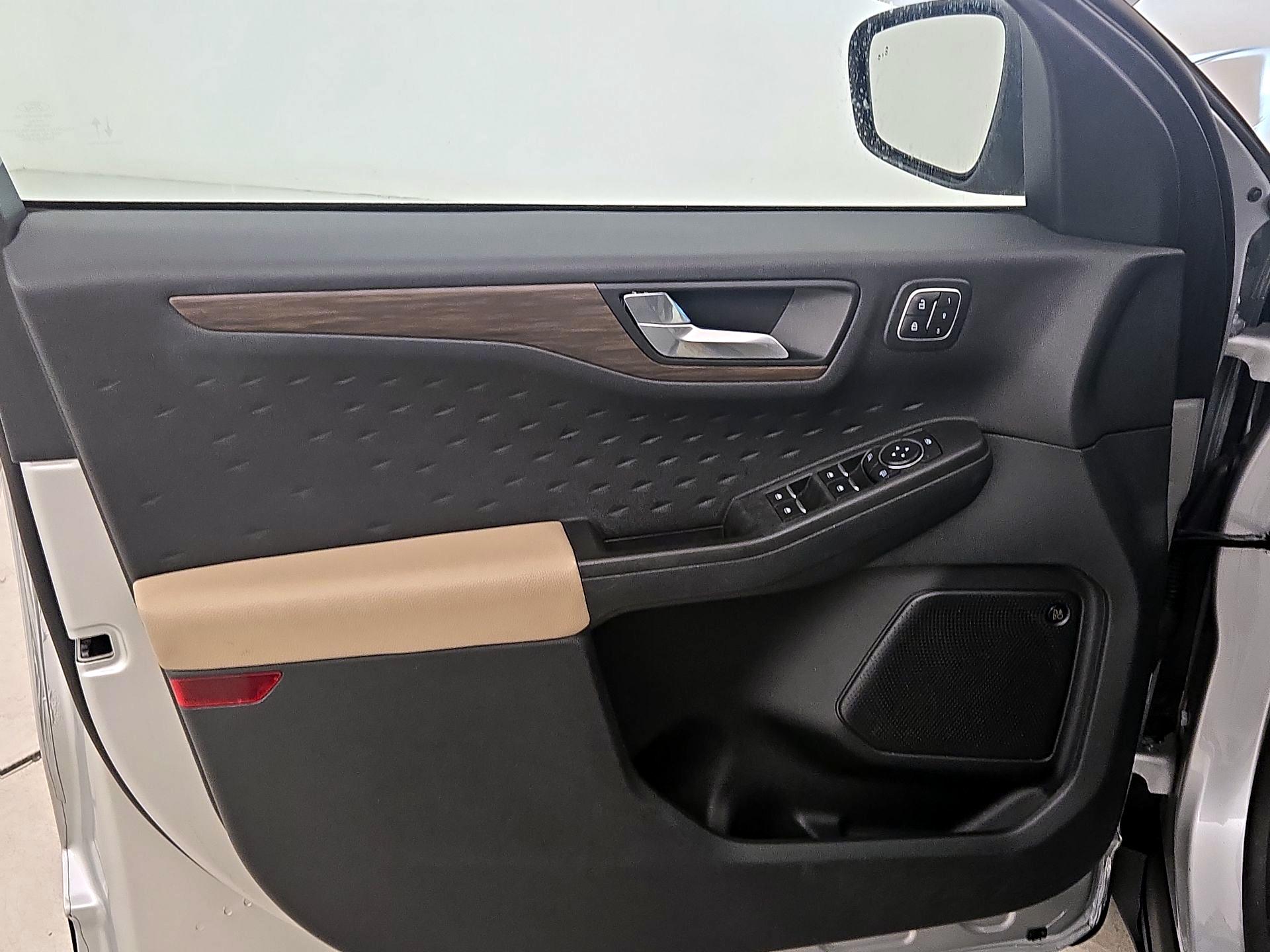 Thumbnail: 2020 Ford Escape - 12