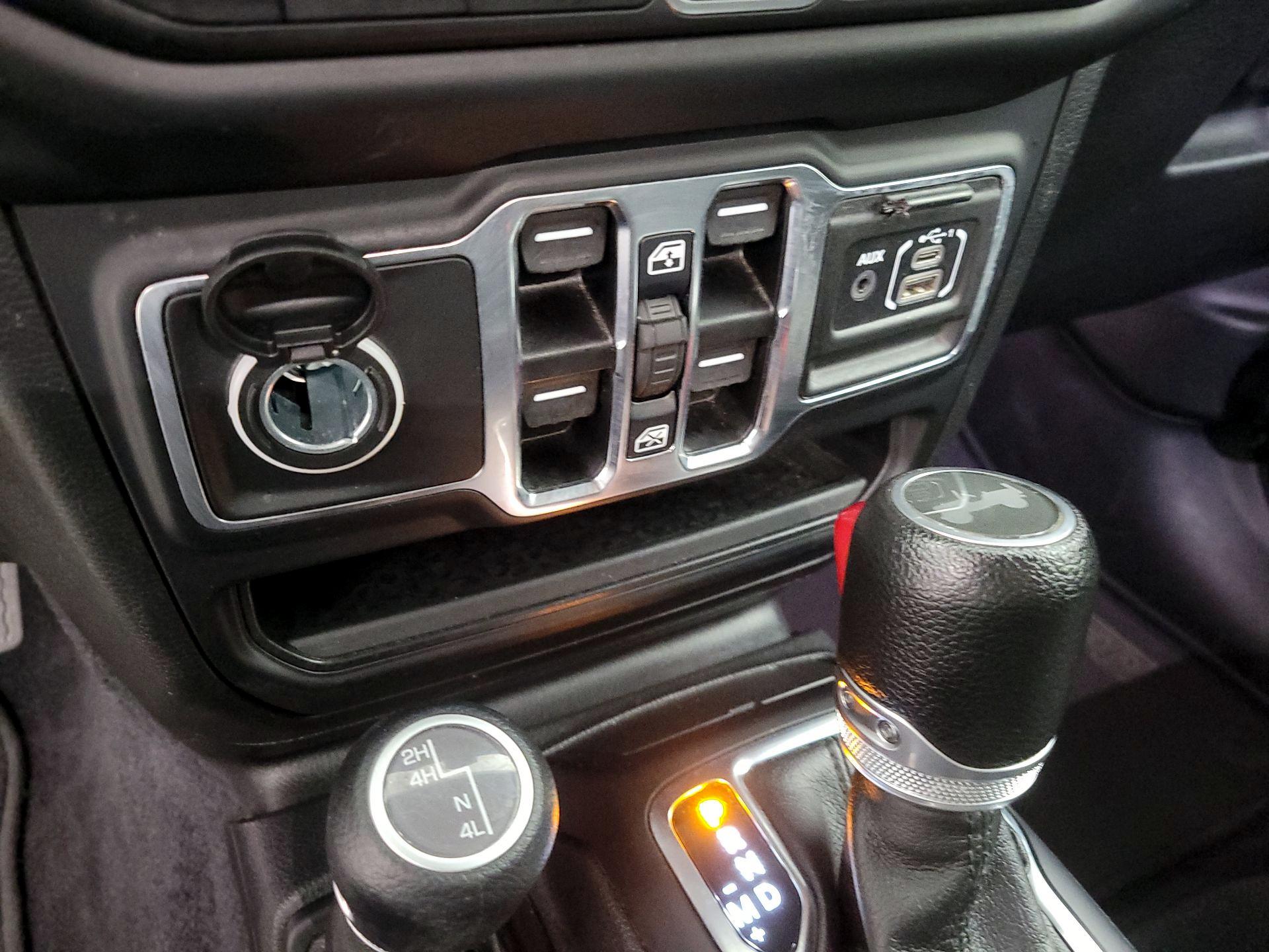 Thumbnail: 2023 Jeep Wrangler - 18