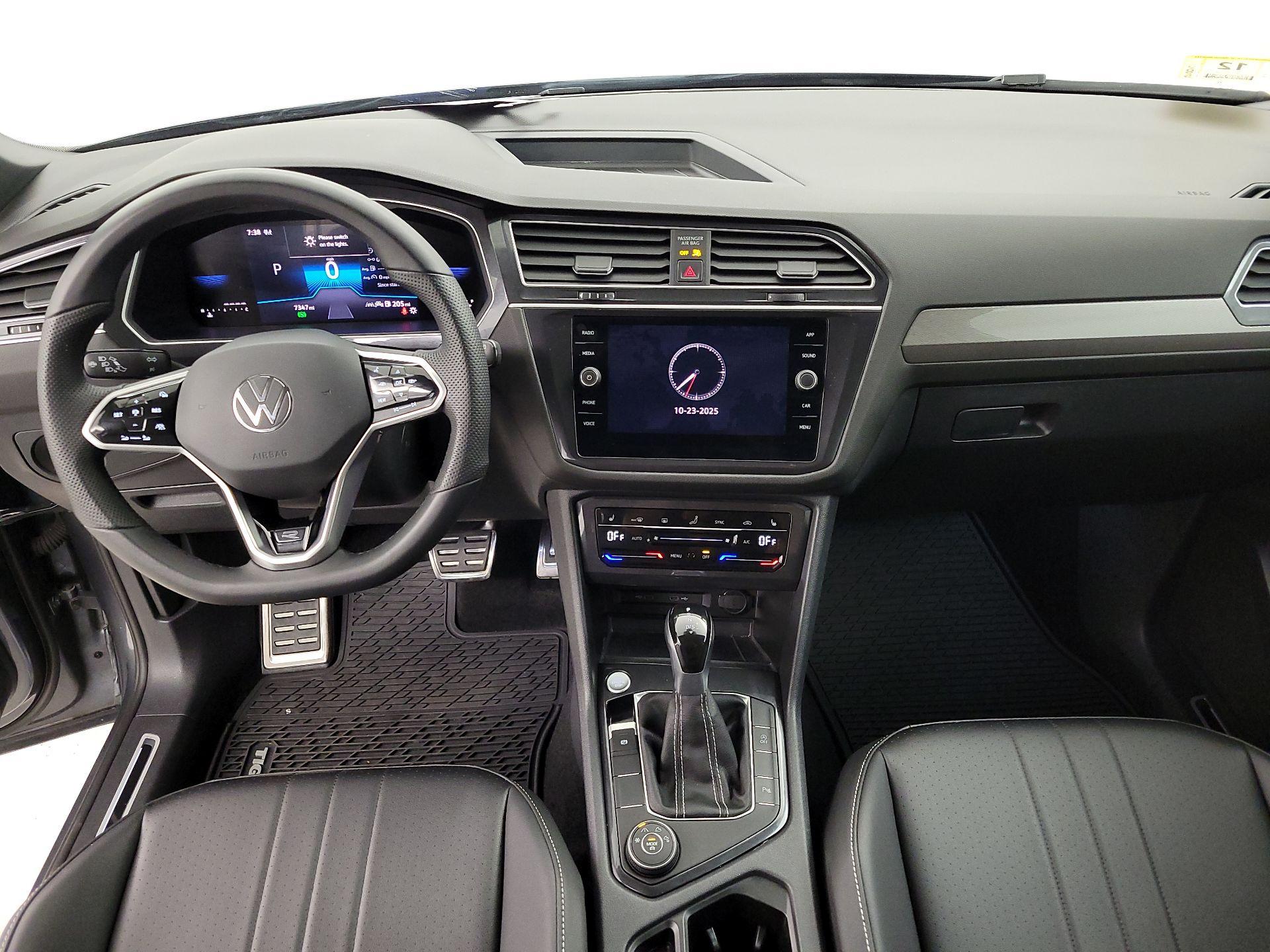 Thumbnail: 2024 Volkswagen Tiguan - 9