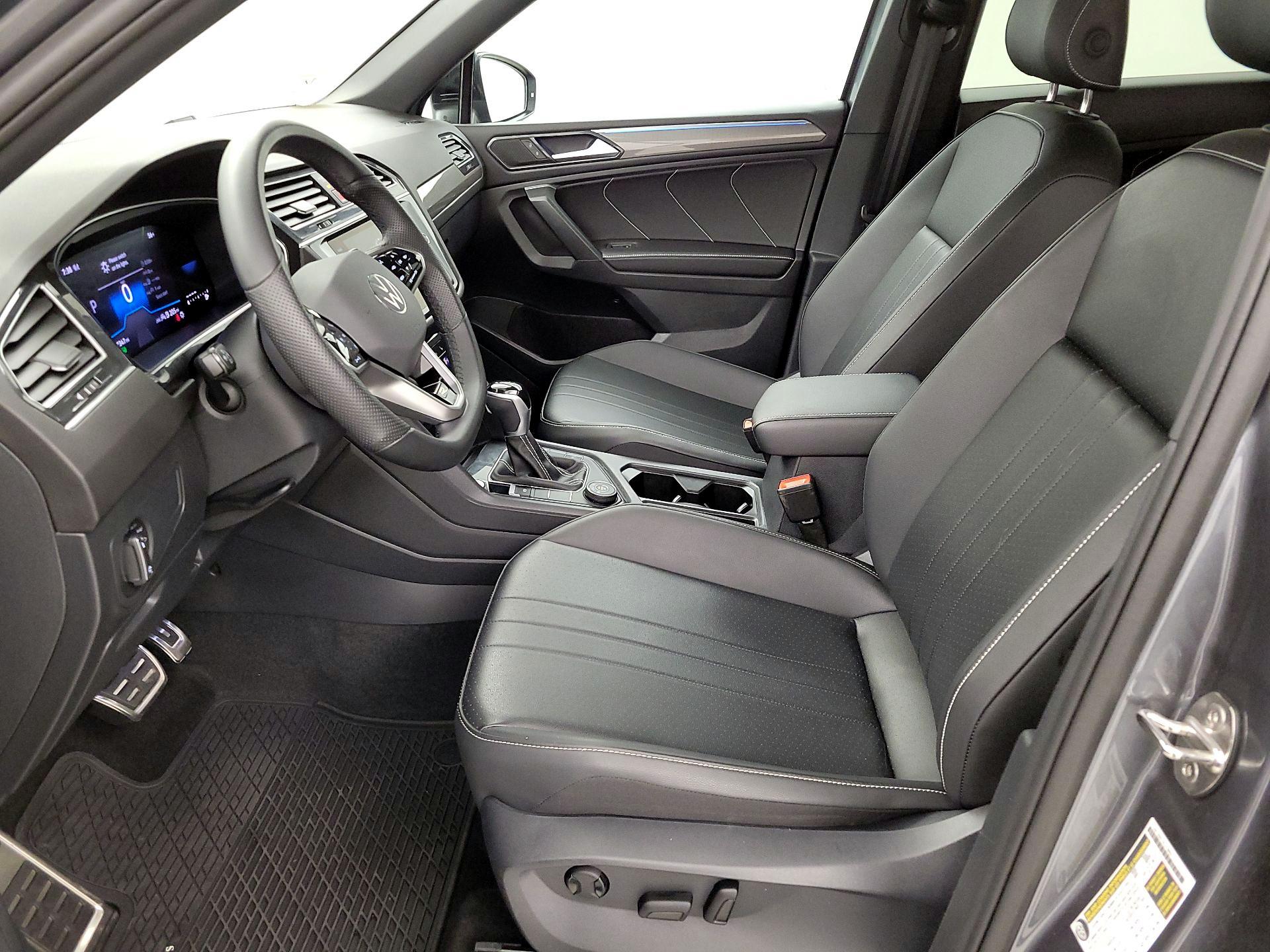 Thumbnail: 2024 Volkswagen Tiguan - 11