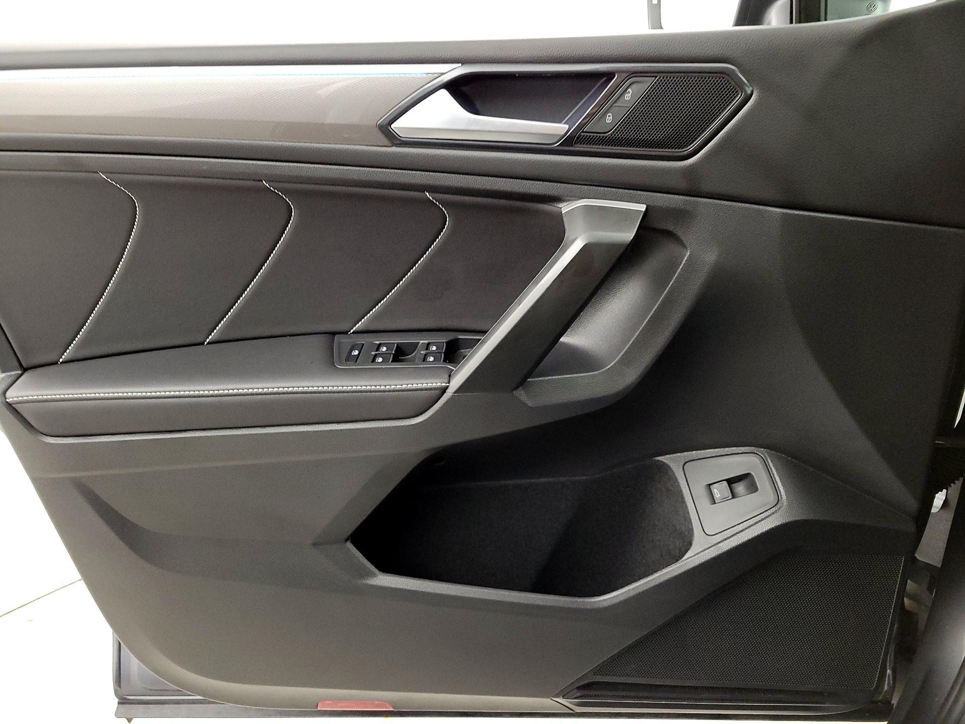 Thumbnail: 2024 Volkswagen Tiguan - 12