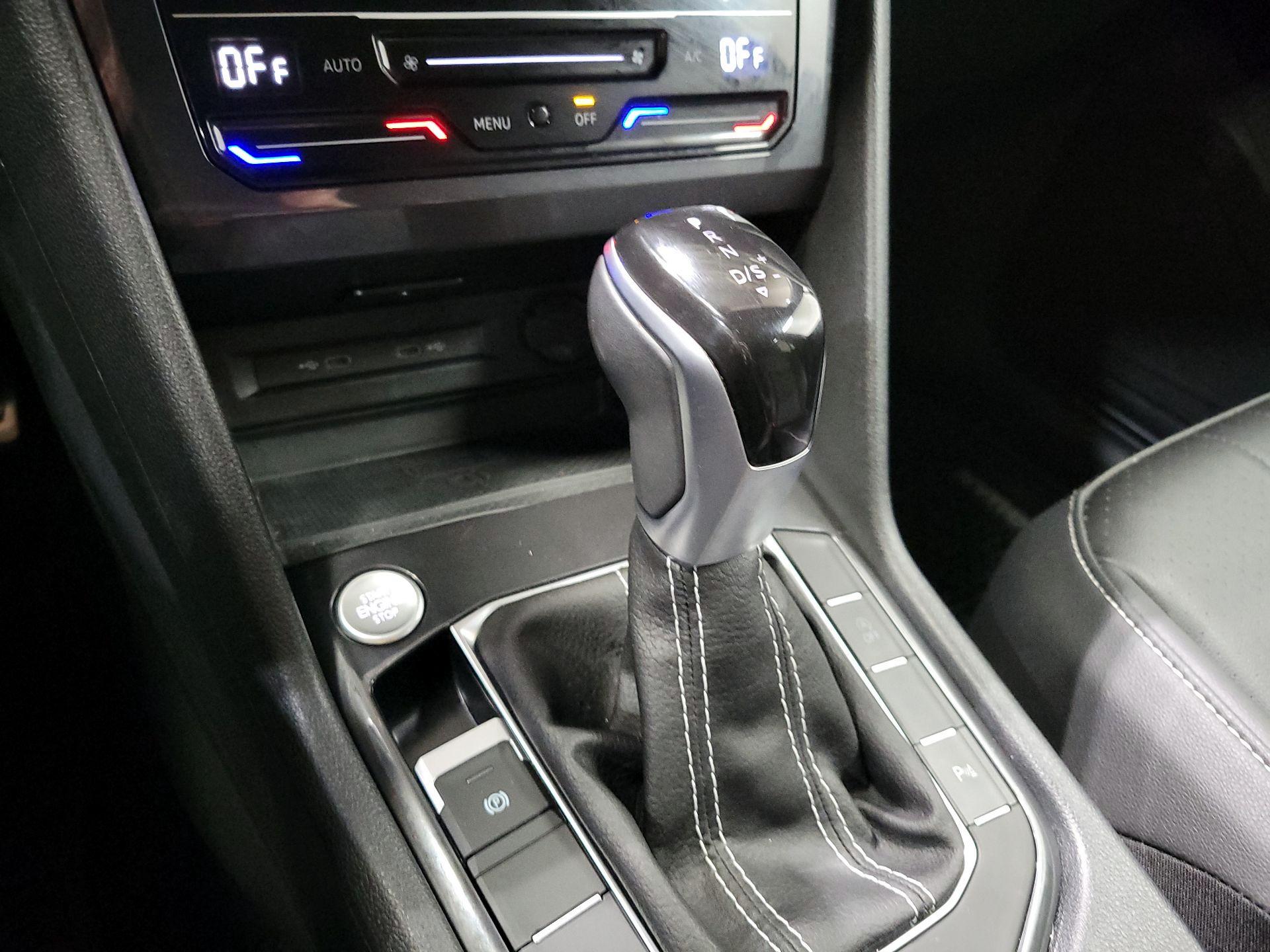 Thumbnail: 2024 Volkswagen Tiguan - 17