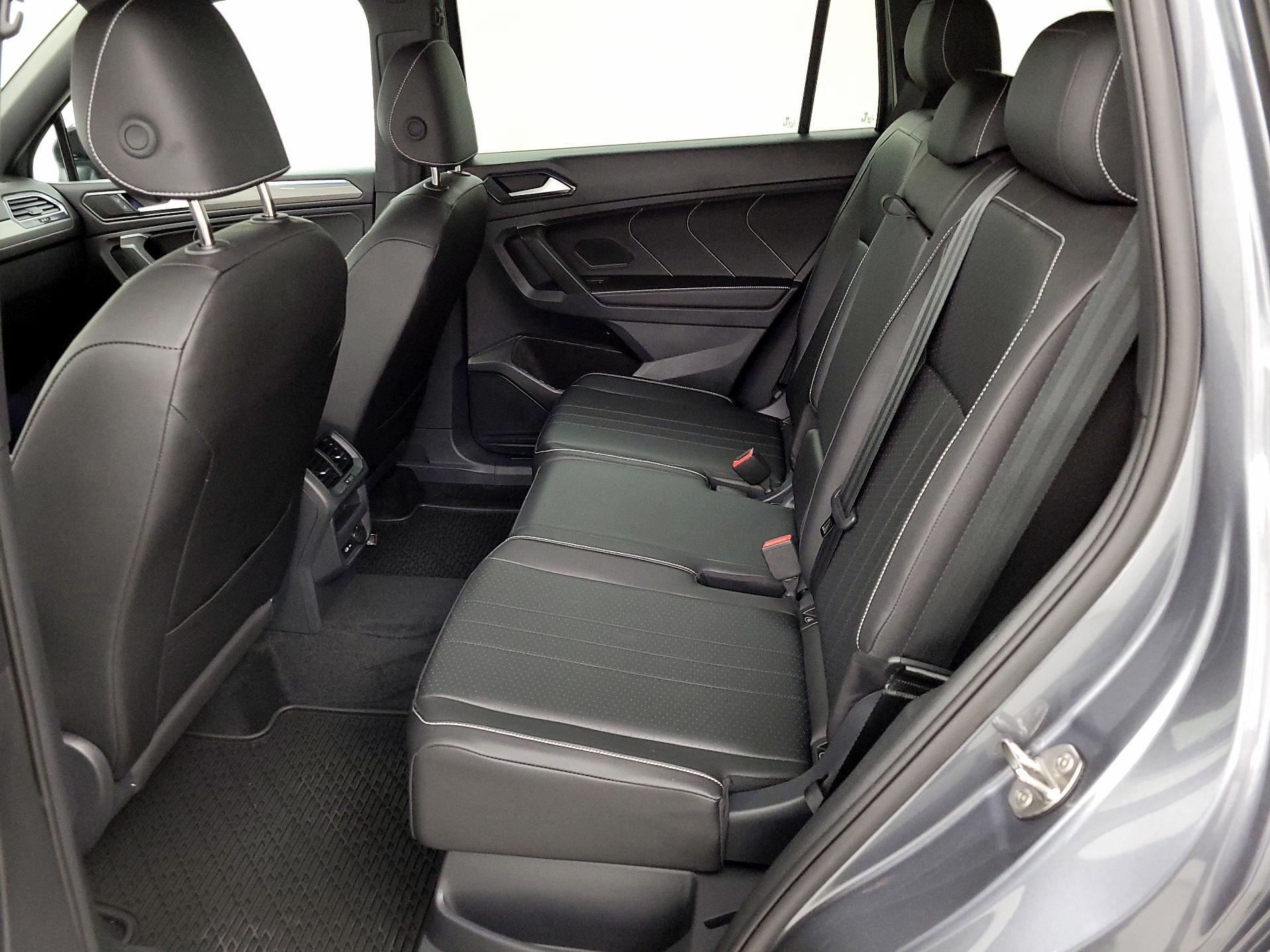 Thumbnail: 2024 Volkswagen Tiguan - 19