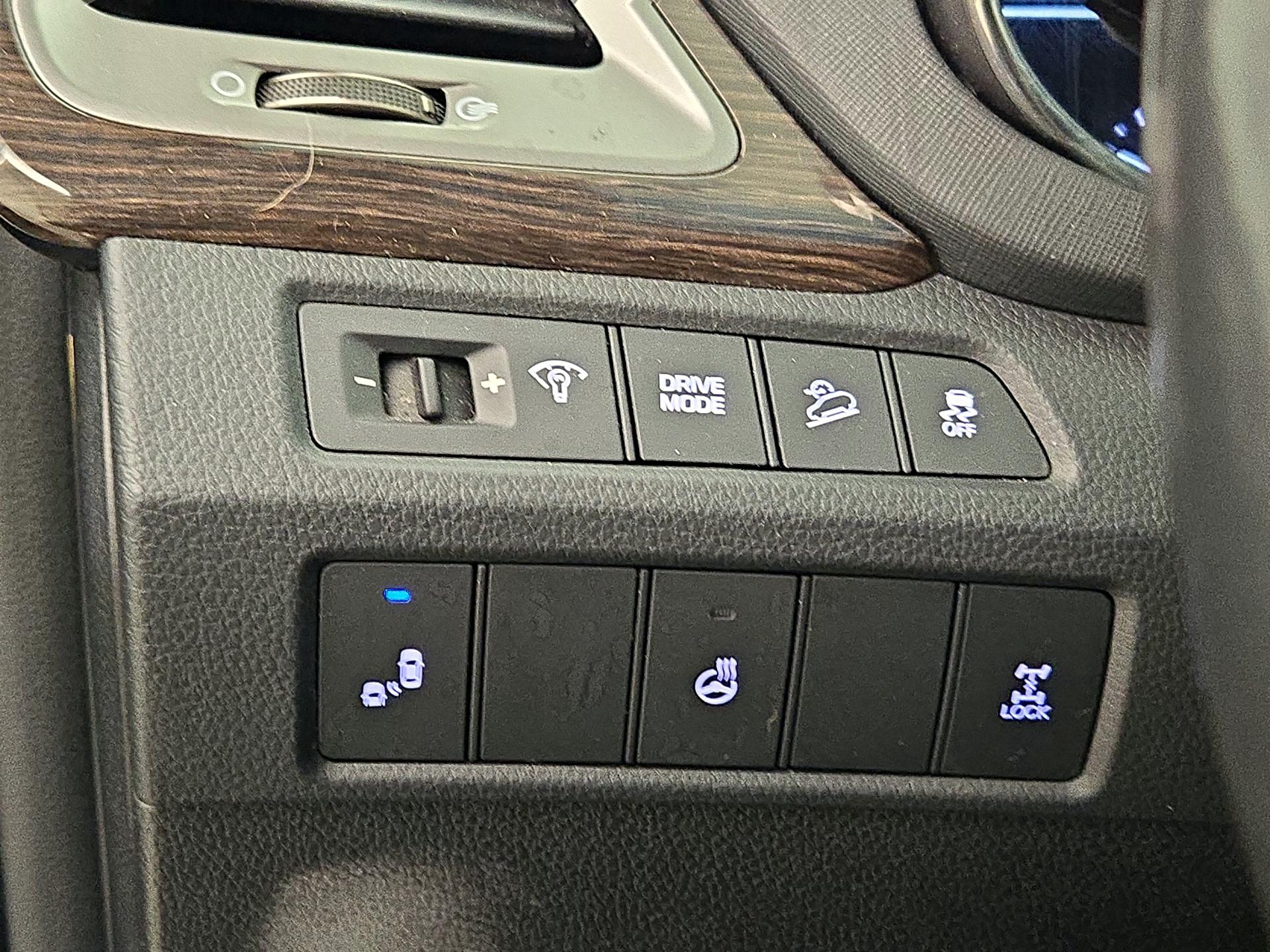 Thumbnail: 2017 Hyundai Santa Fe - 13