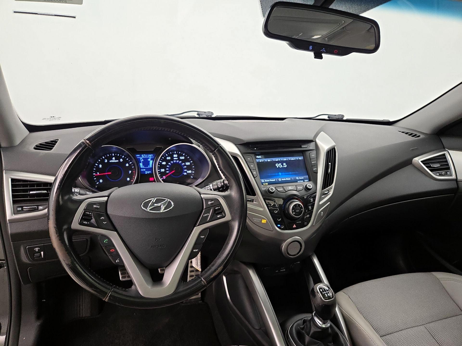 Thumbnail: 2014 Hyundai Veloster - 9