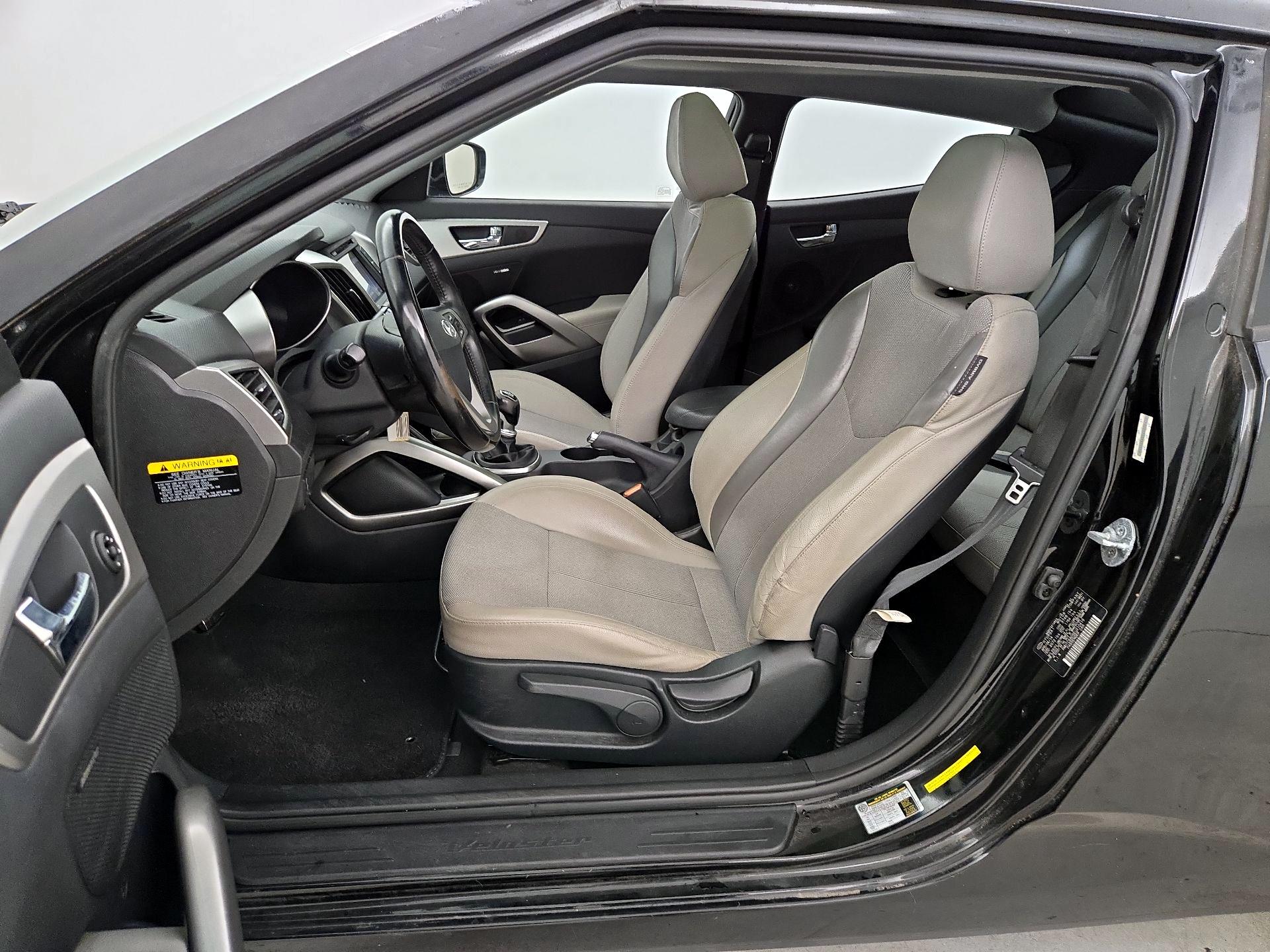 Thumbnail: 2014 Hyundai Veloster - 11