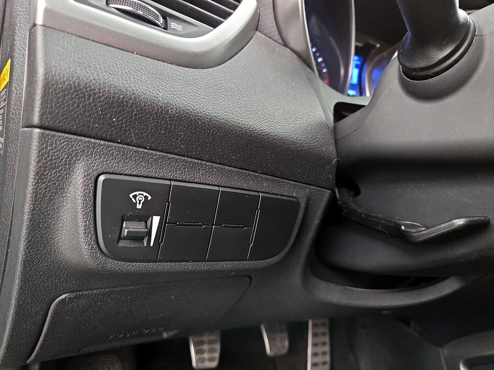 Thumbnail: 2014 Hyundai Veloster - 13