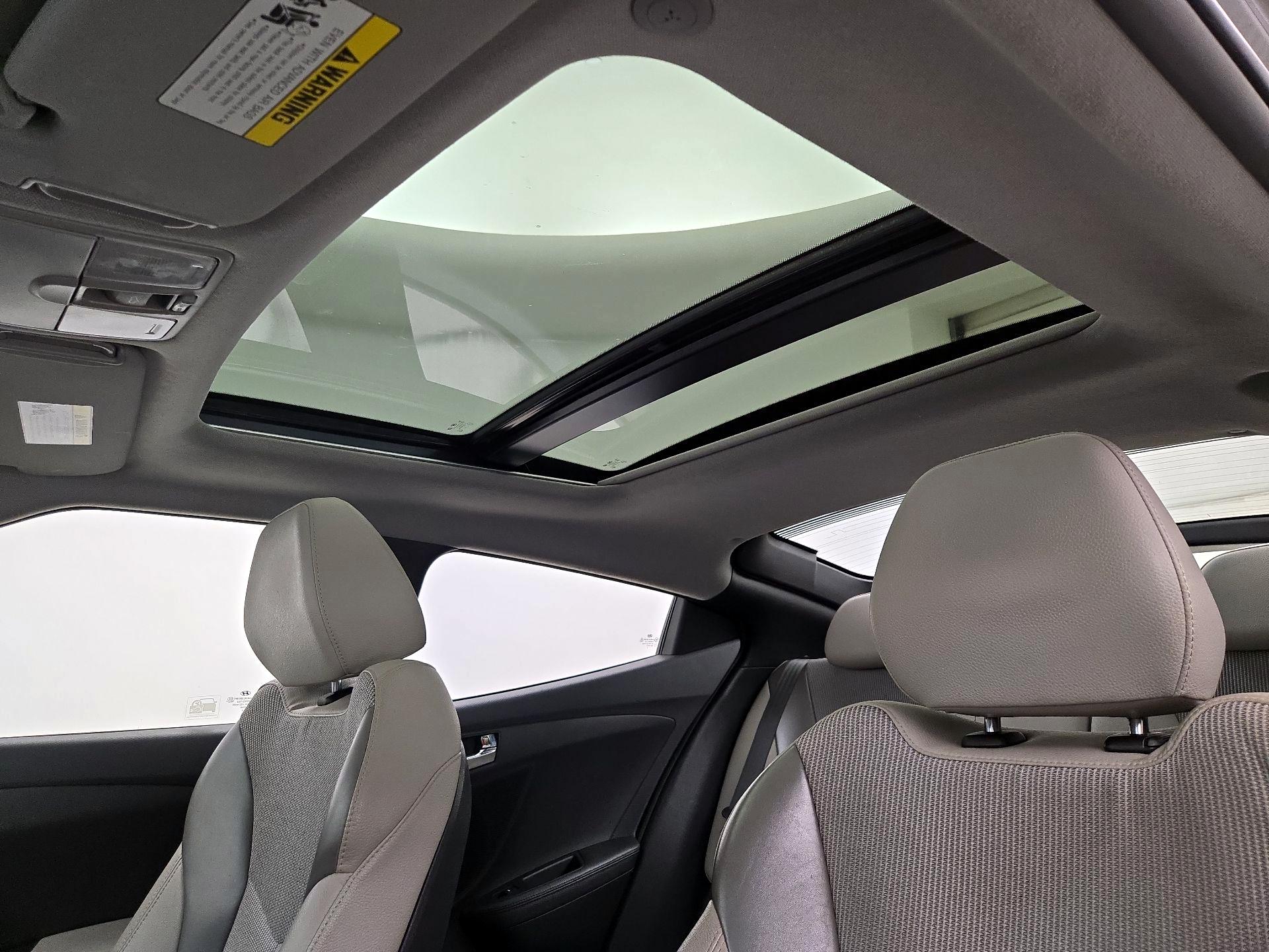 Thumbnail: 2014 Hyundai Veloster - 19