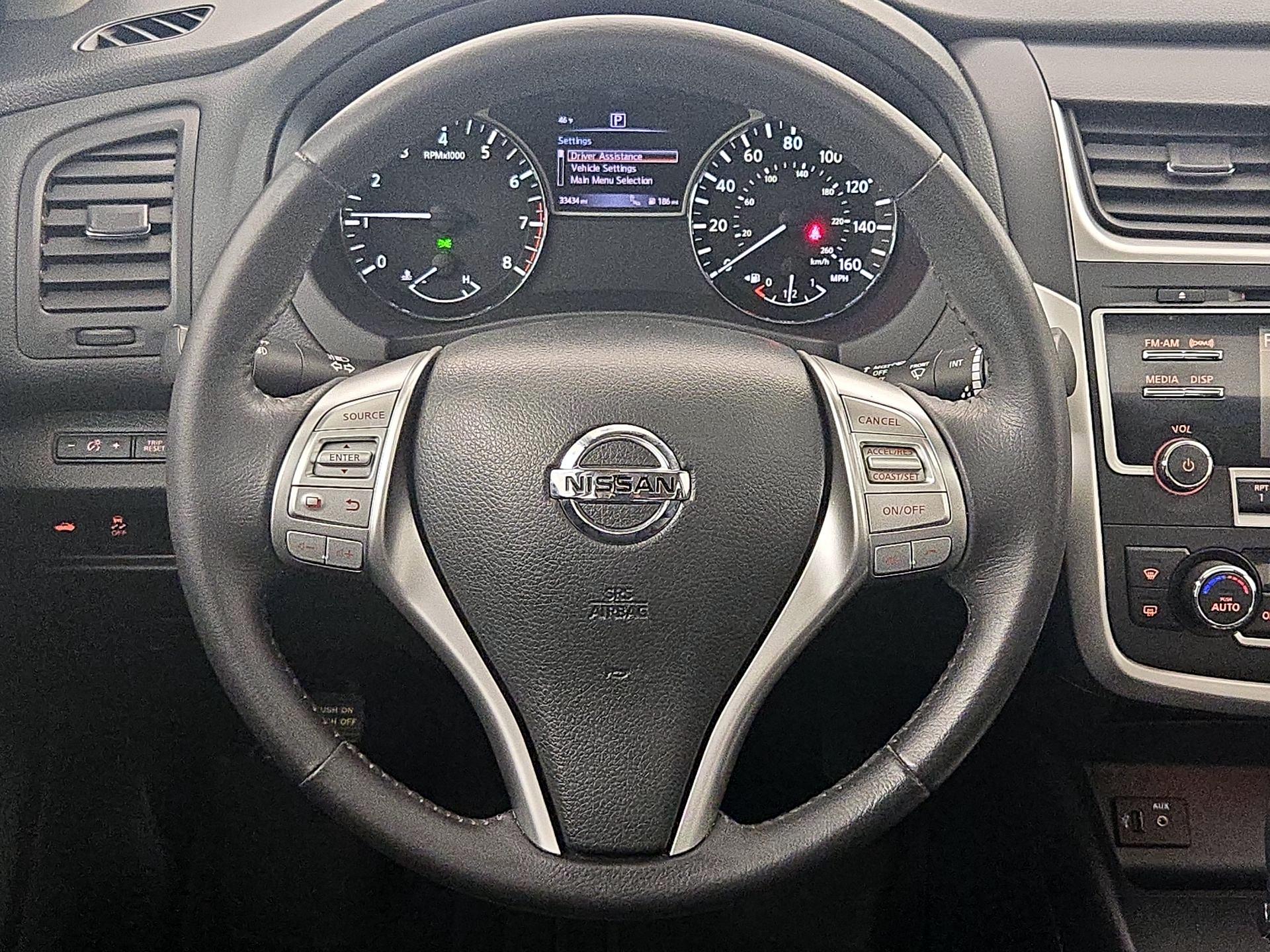 Thumbnail: 2016 Nissan Altima - 10