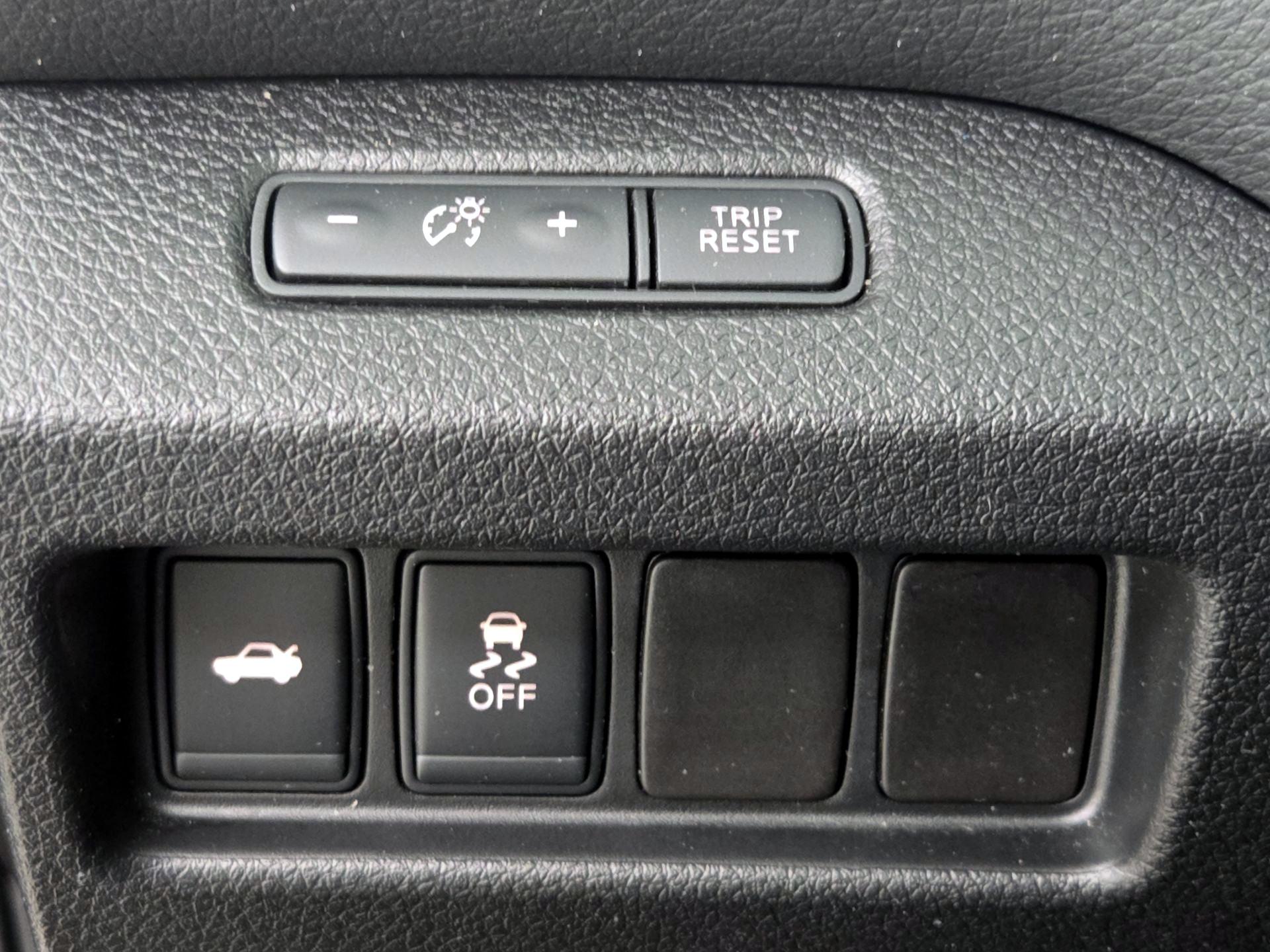 Thumbnail: 2016 Nissan Altima - 13