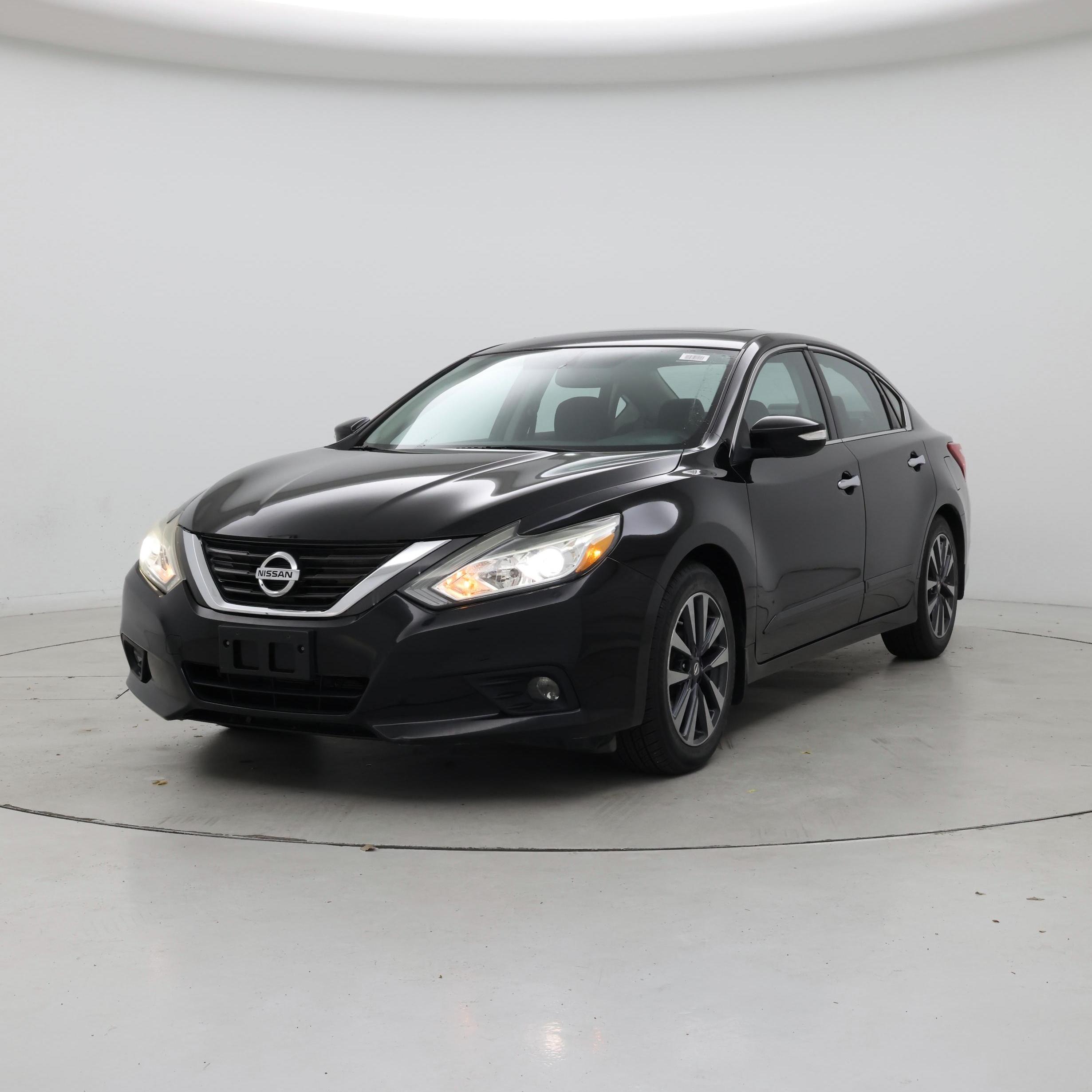 Thumbnail: 2016 Nissan Altima - 4