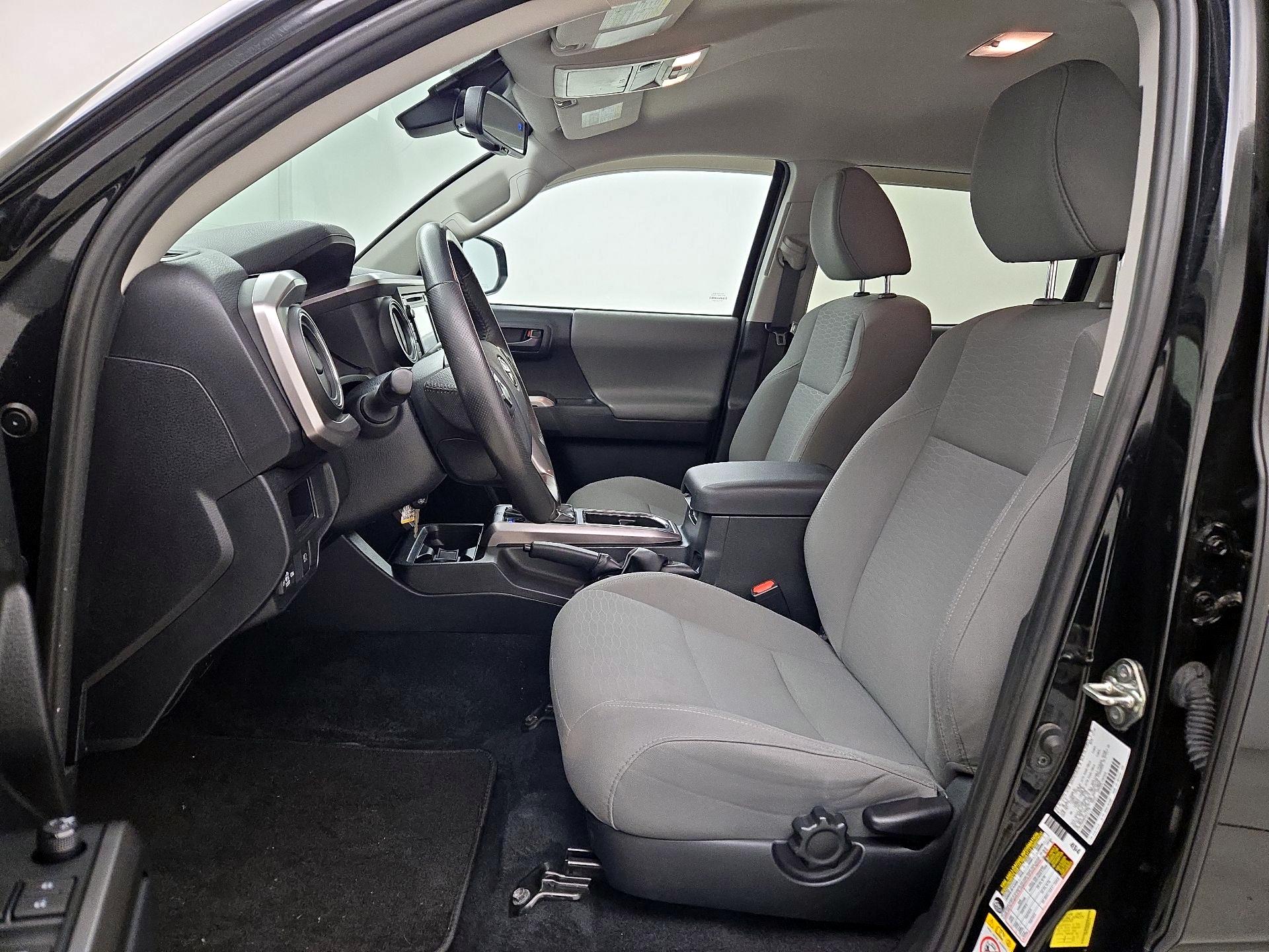 Thumbnail: 2019 Toyota Tacoma - 11