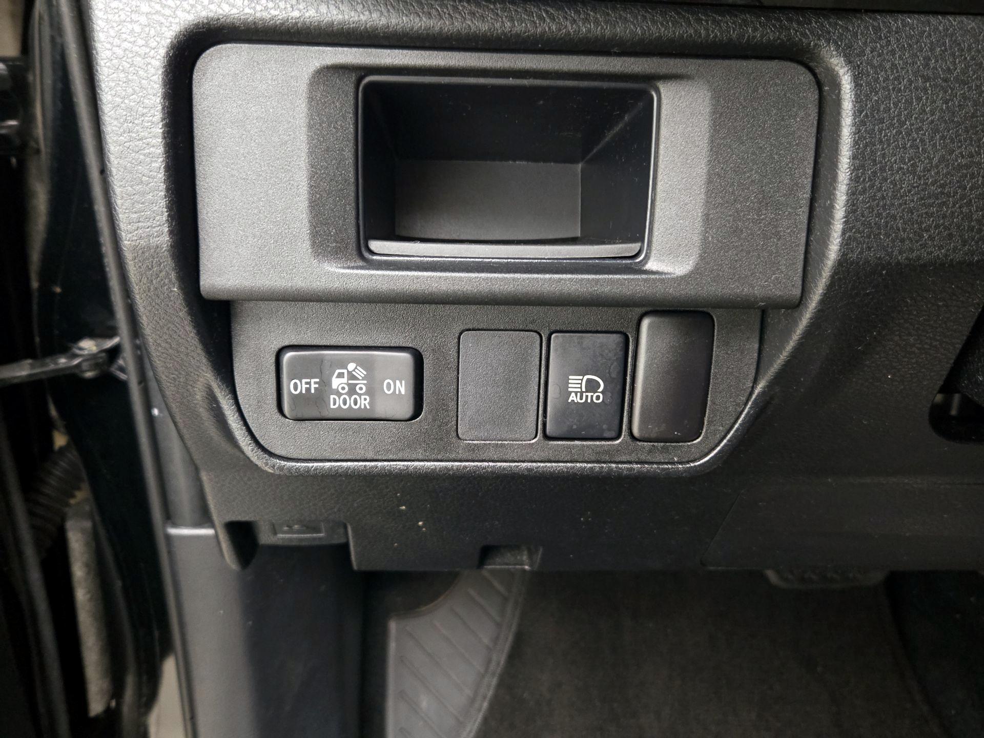 Thumbnail: 2019 Toyota Tacoma - 13