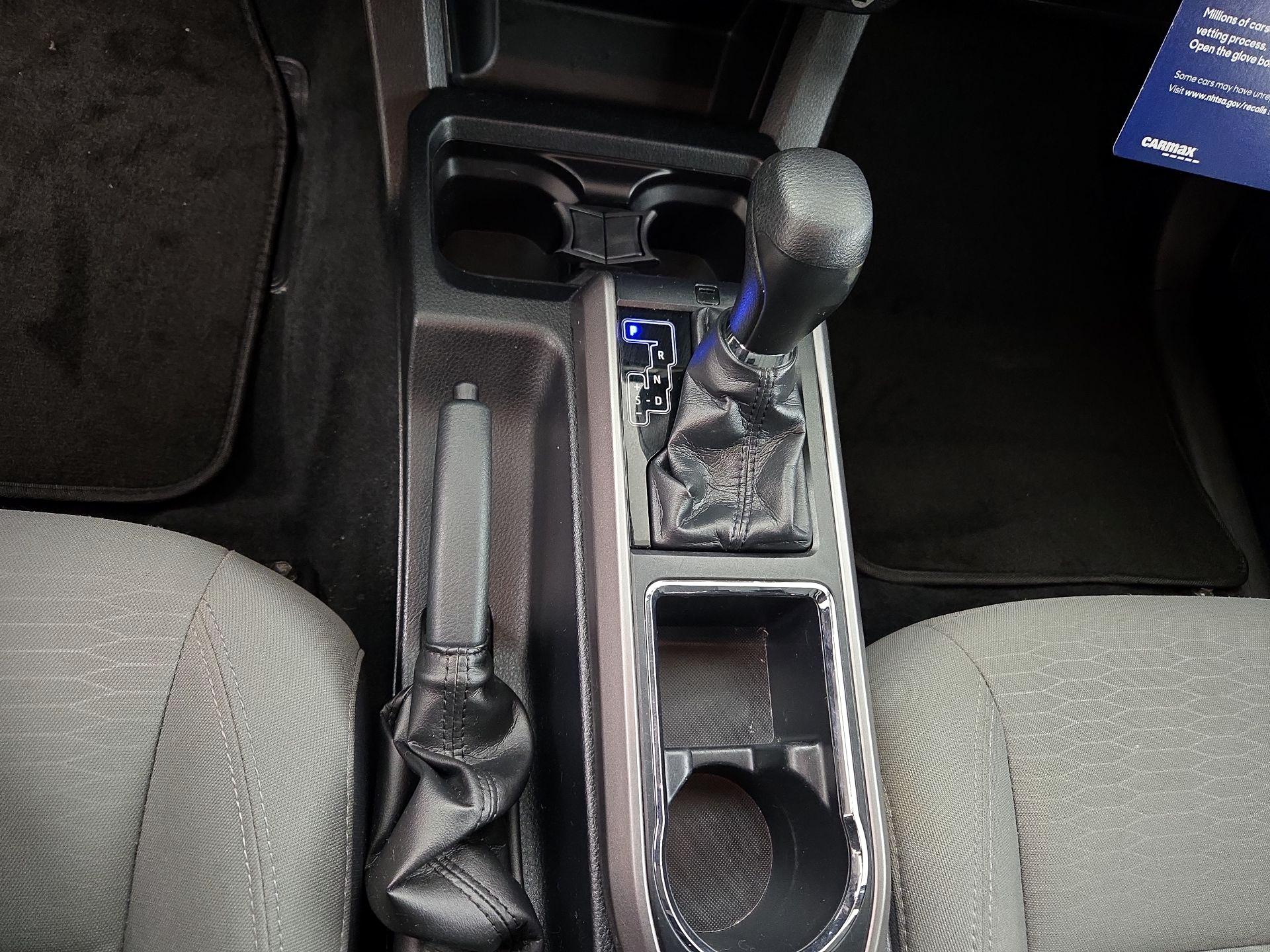 Thumbnail: 2019 Toyota Tacoma - 17