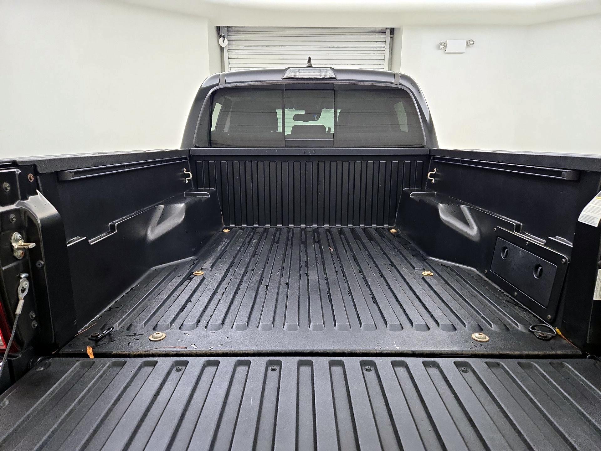 Thumbnail: 2019 Toyota Tacoma - 20