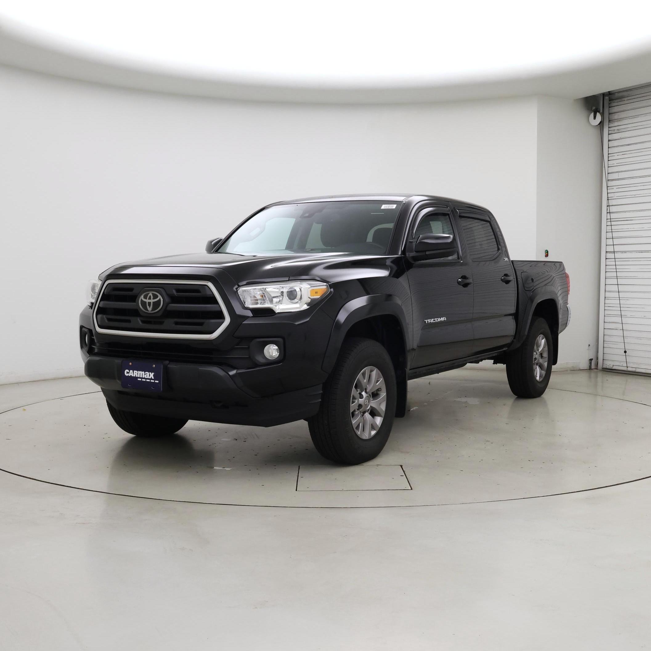 Thumbnail: 2019 Toyota Tacoma - 4