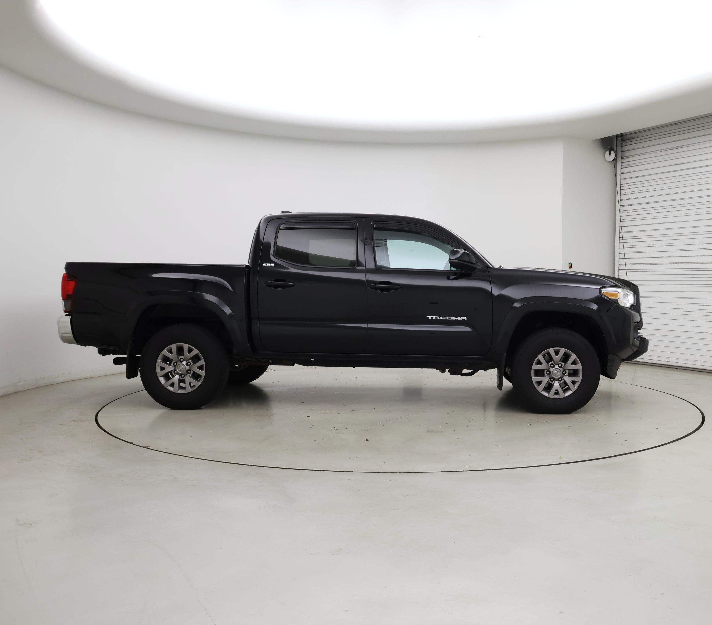 Thumbnail: 2019 Toyota Tacoma - 7