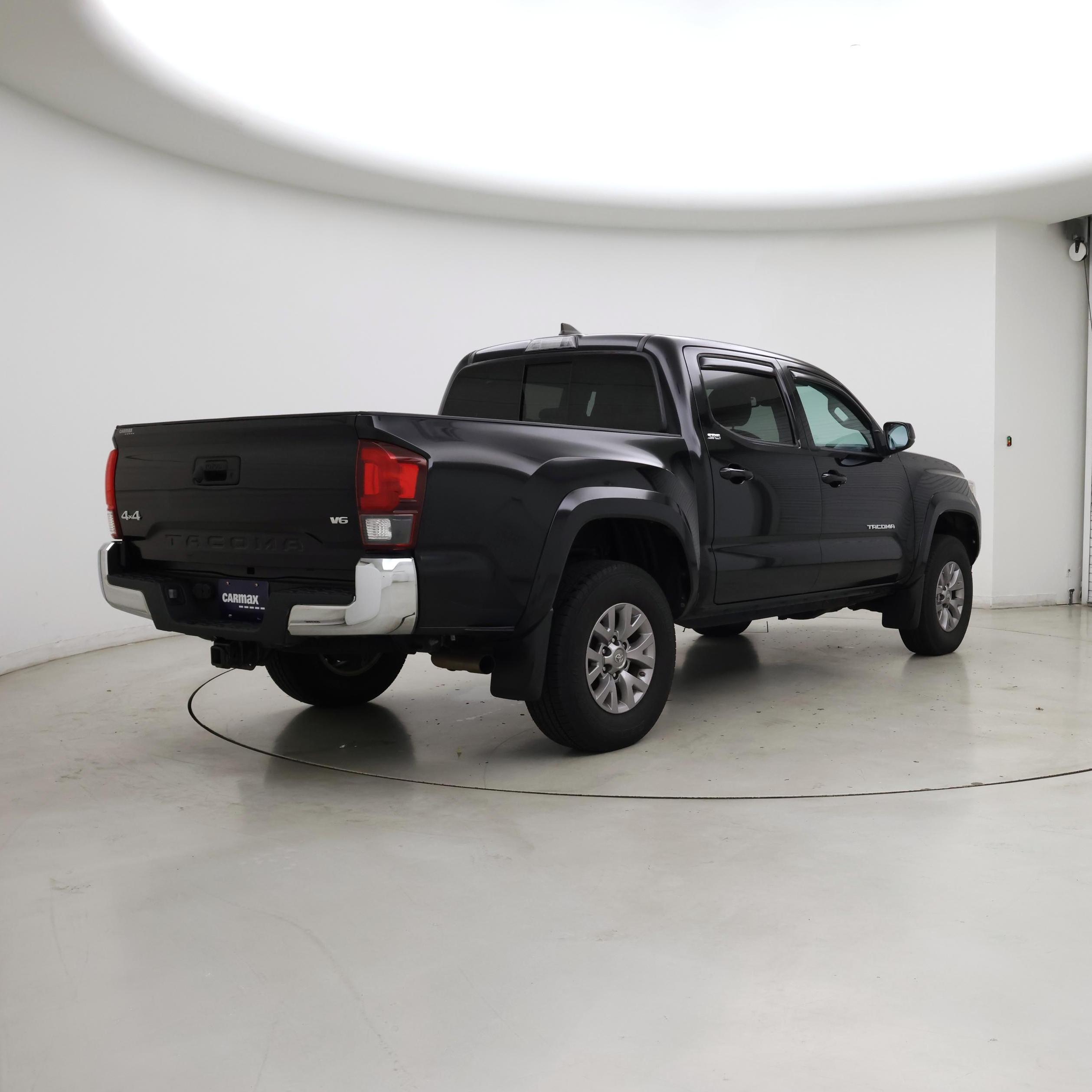 Thumbnail: 2019 Toyota Tacoma - 8