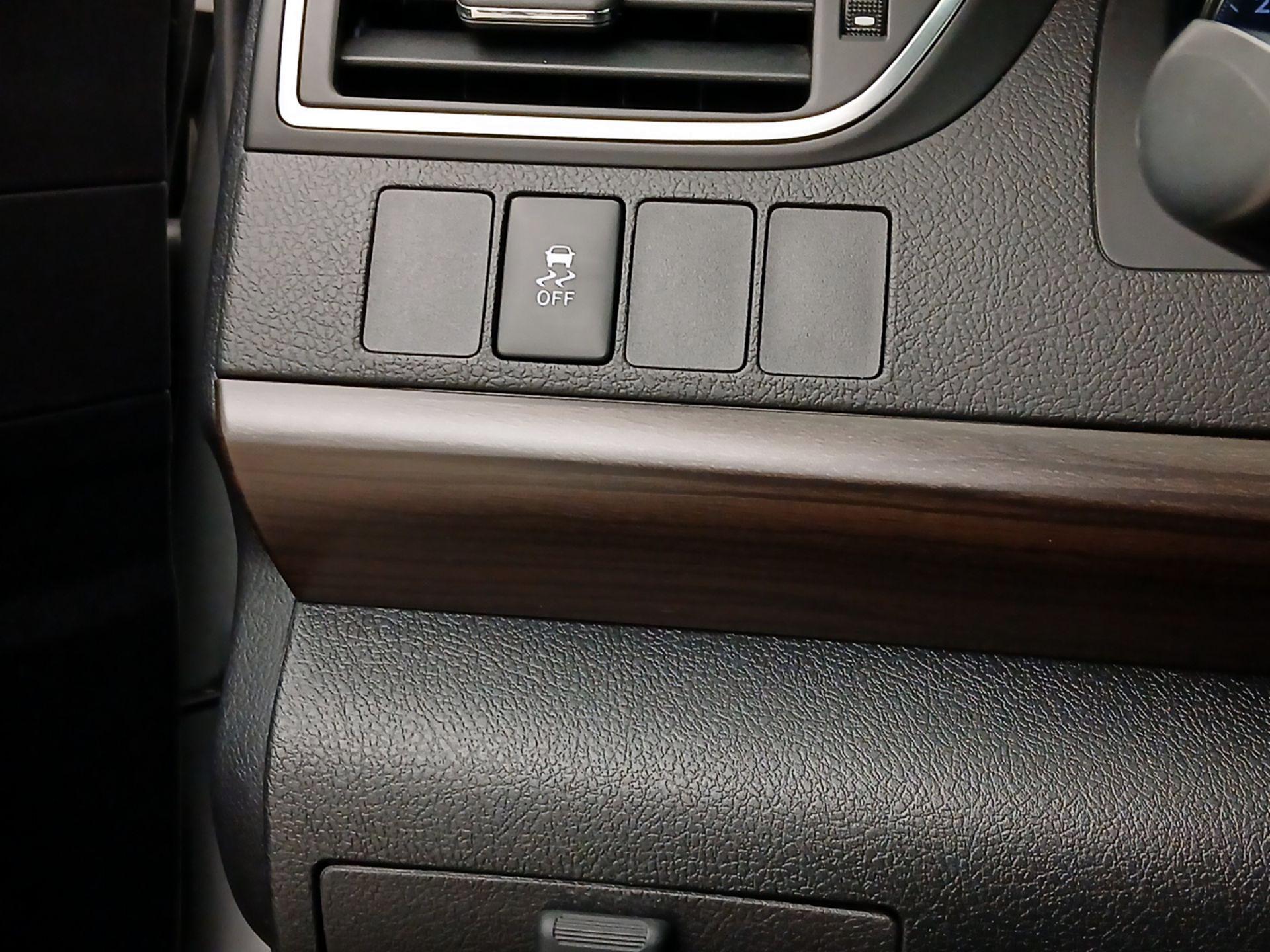 Thumbnail: 2017 Toyota Camry - 13