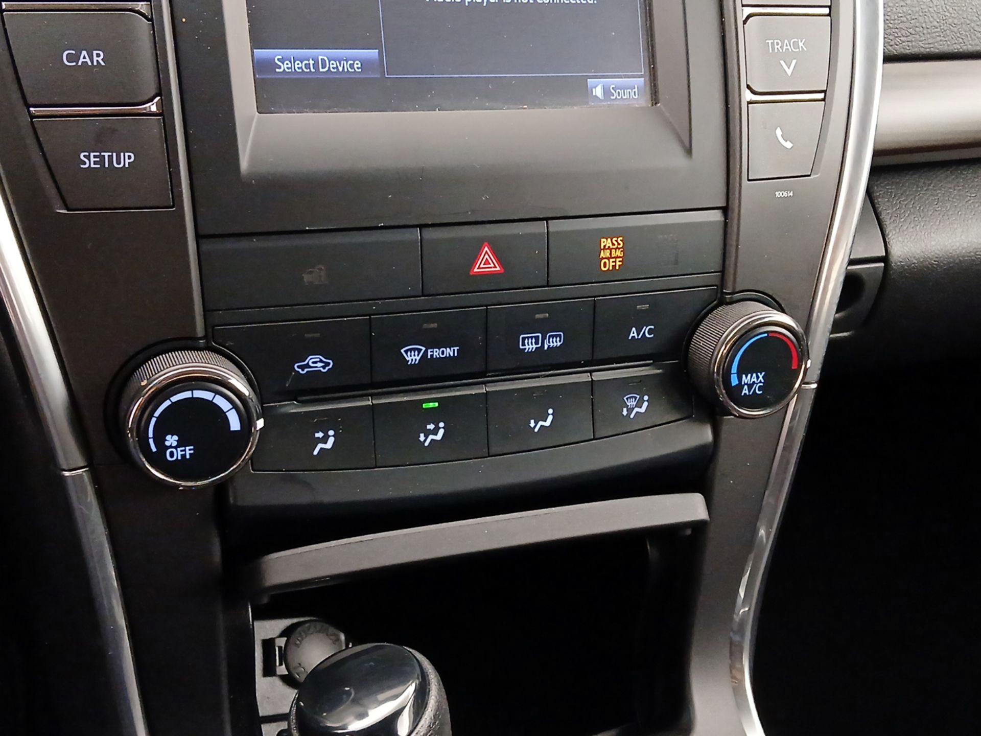 Thumbnail: 2017 Toyota Camry - 16