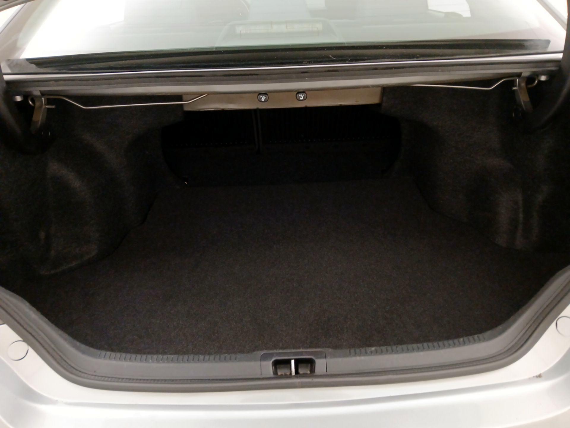 Thumbnail: 2017 Toyota Camry - 20