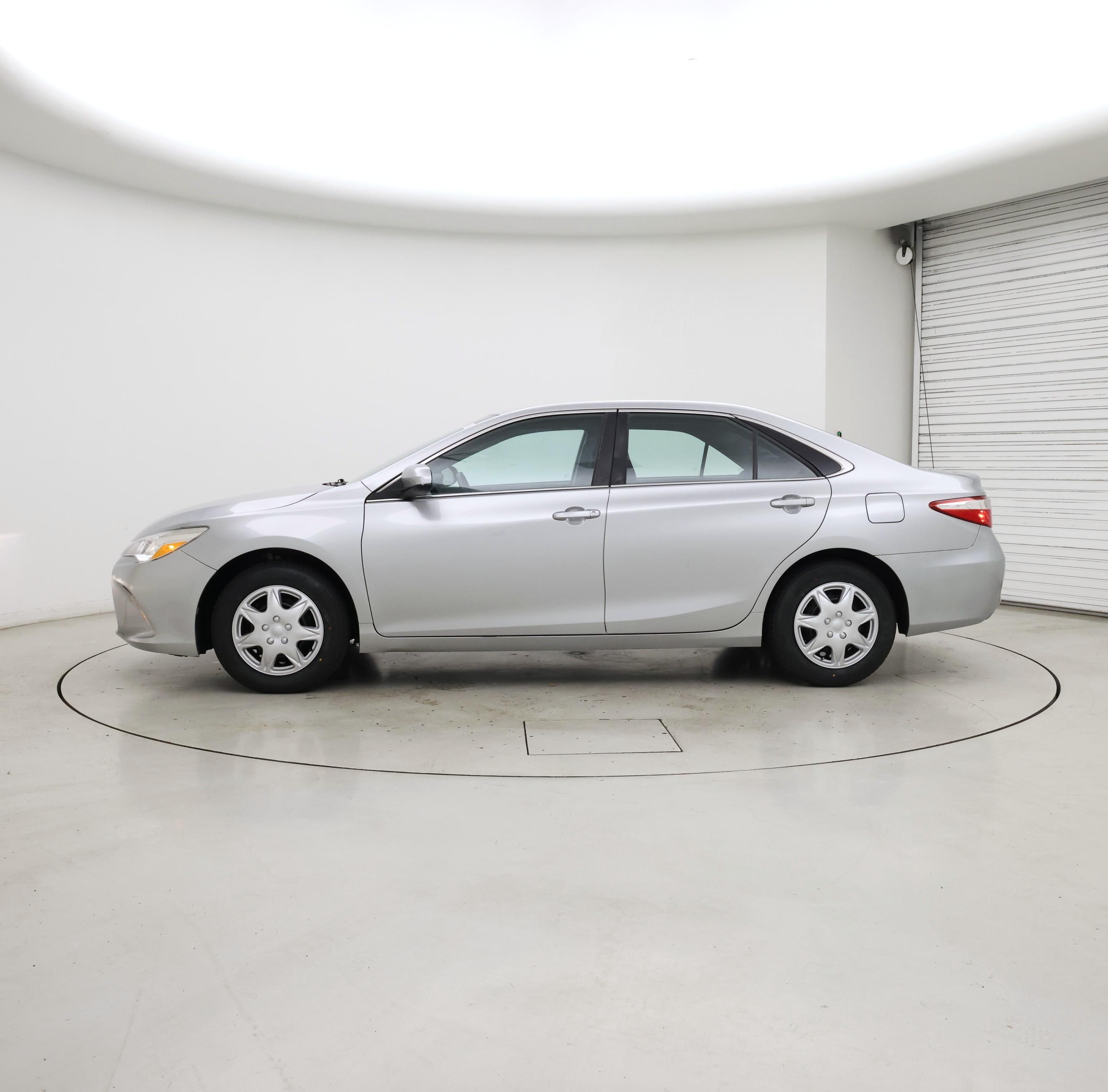 Thumbnail: 2017 Toyota Camry - 3