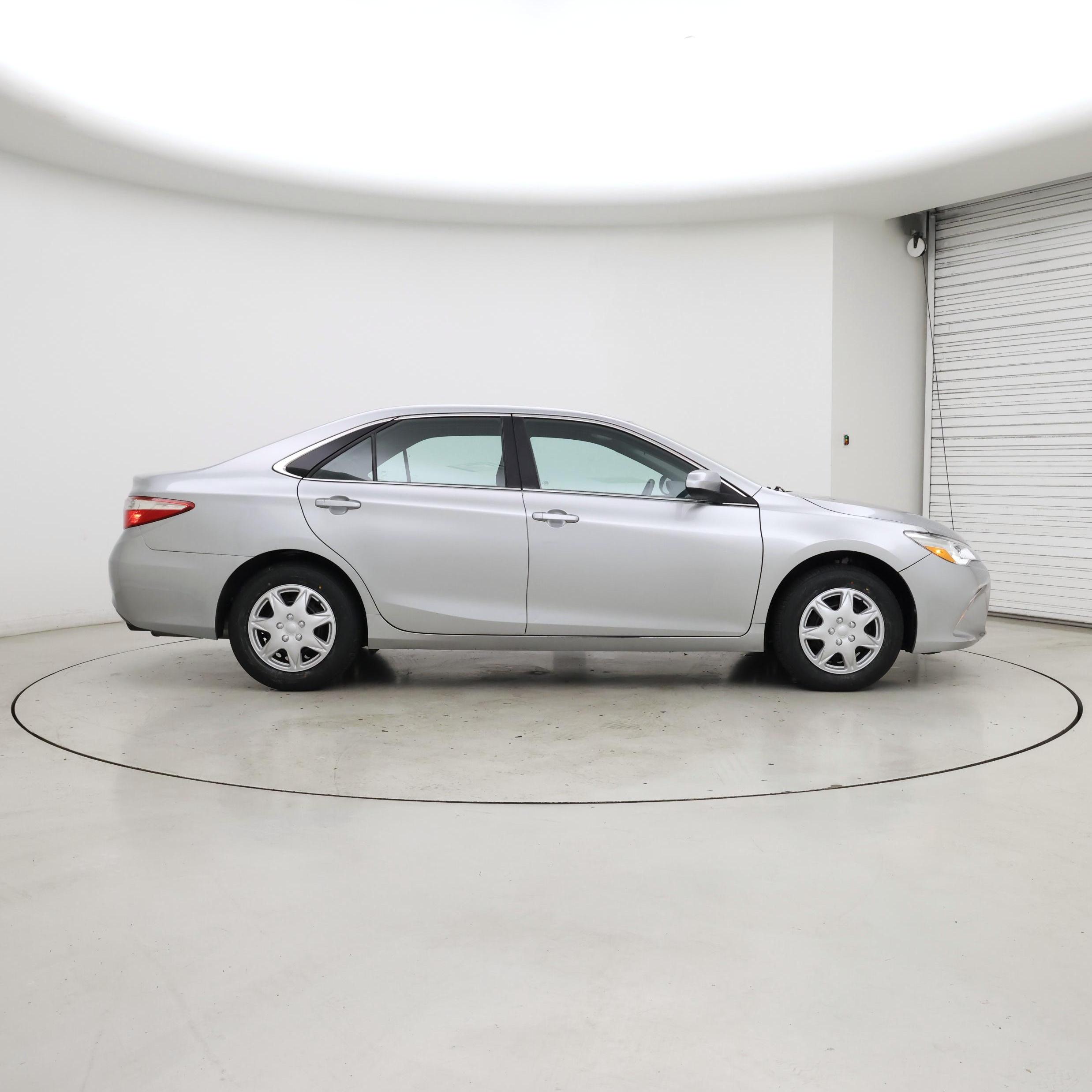 Thumbnail: 2017 Toyota Camry - 7