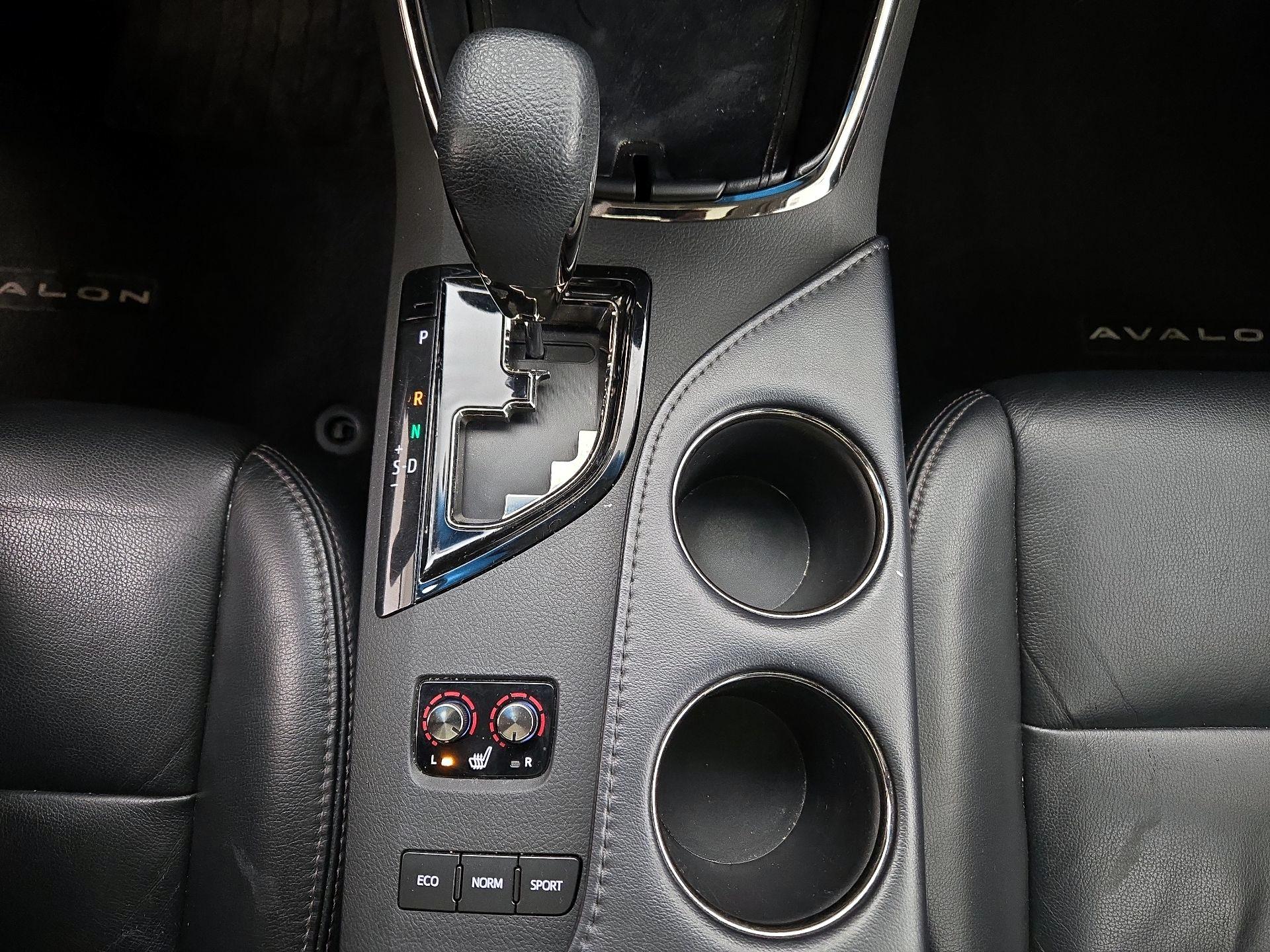 Thumbnail: 2016 Toyota Avalon - 17