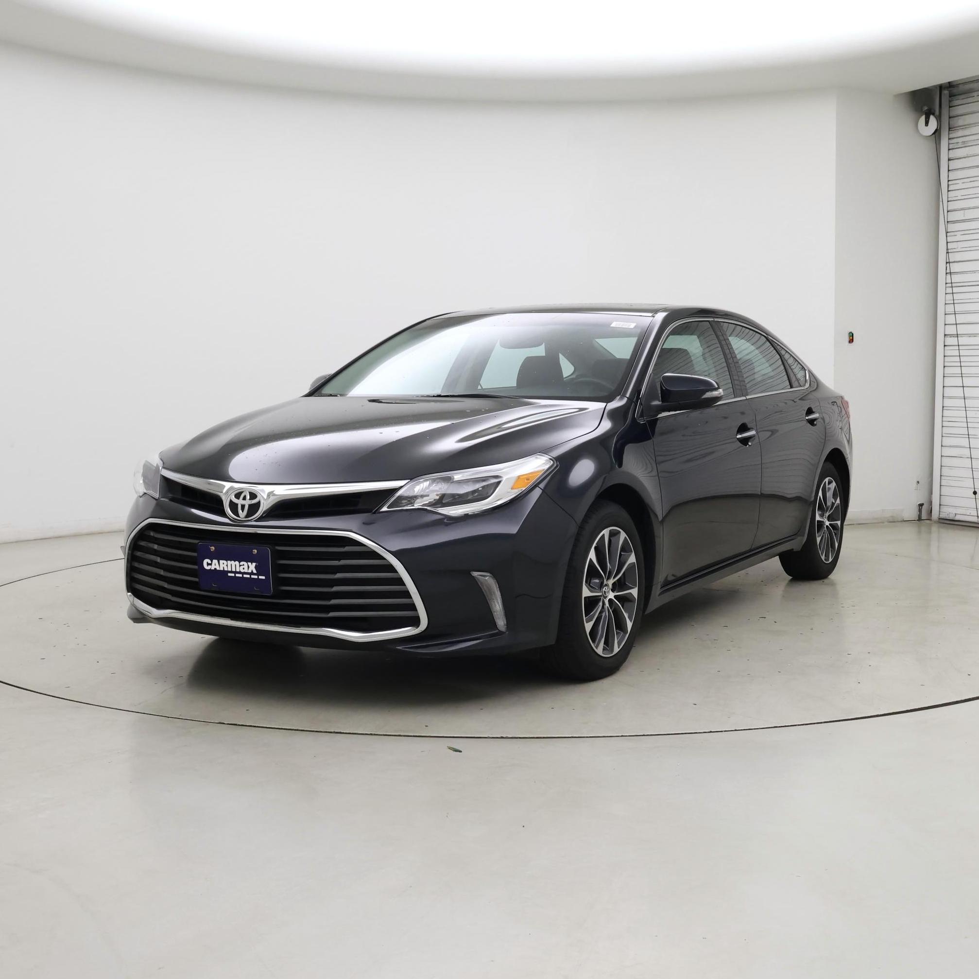 Thumbnail: 2016 Toyota Avalon - 4