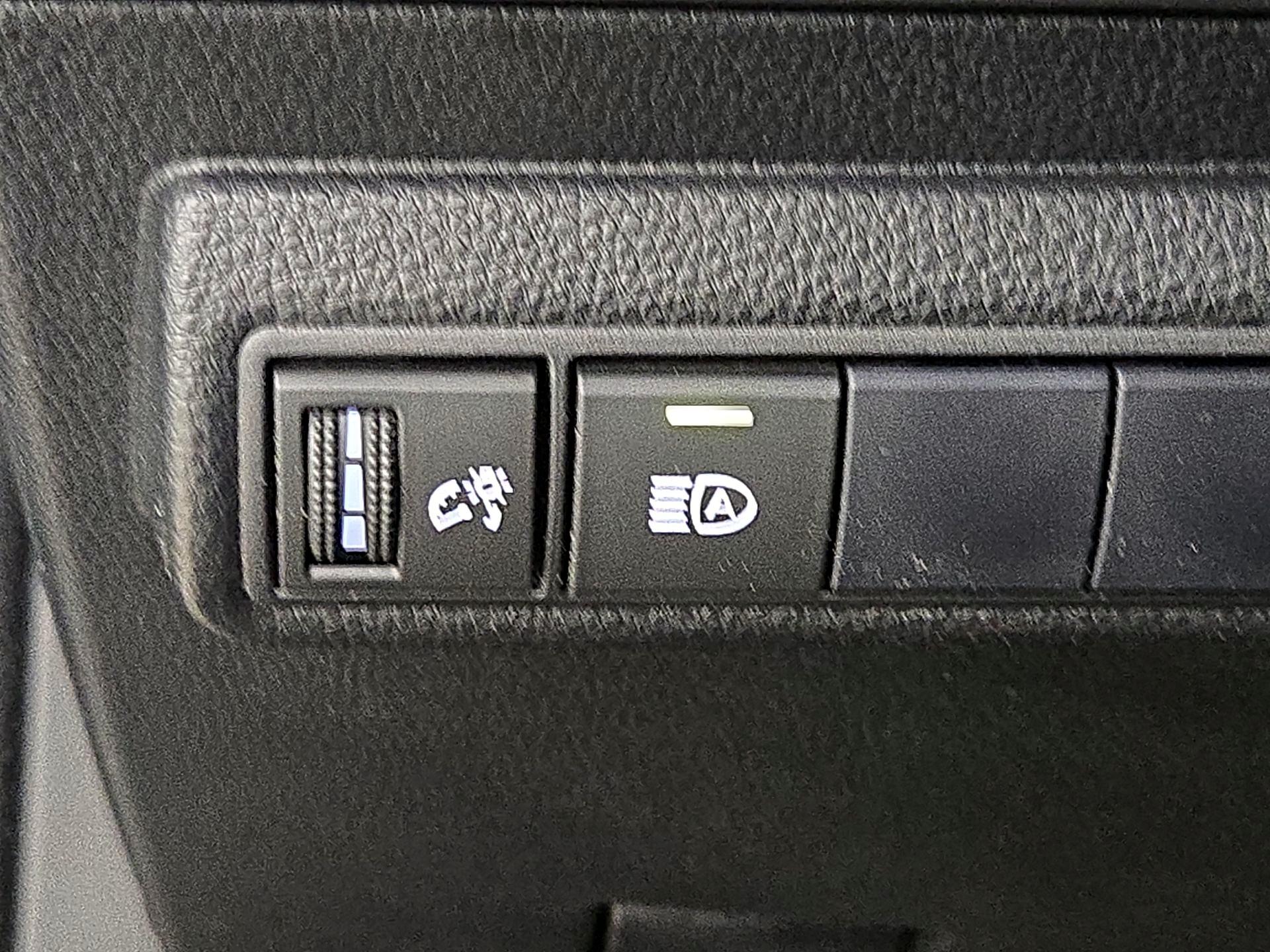 Thumbnail: 2021 Toyota Corolla - 13